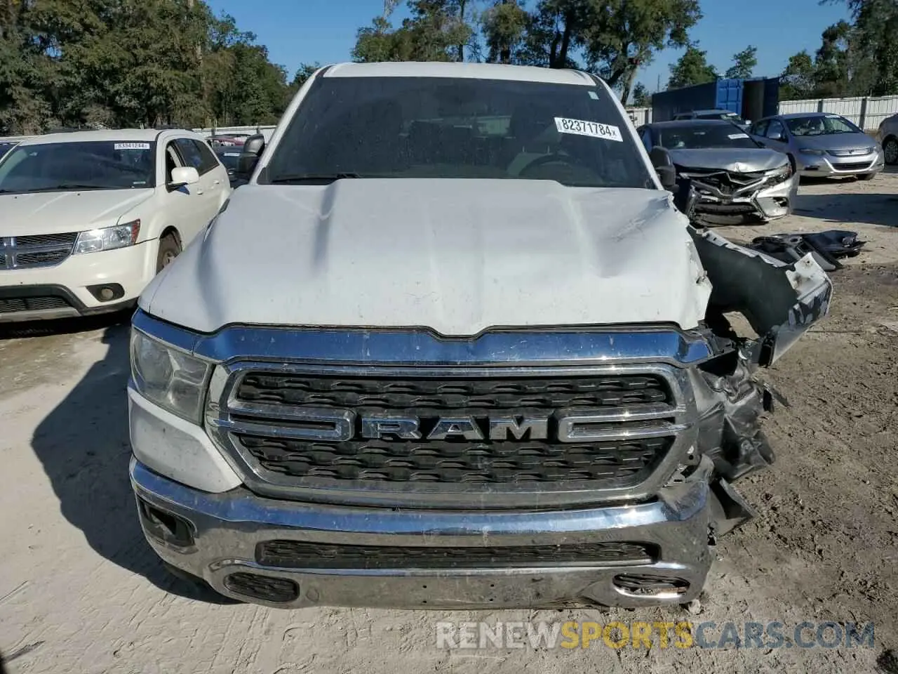 5 fotografías del automóvil dañado 1C6RREBT0NN227904 RAM 1500 2022