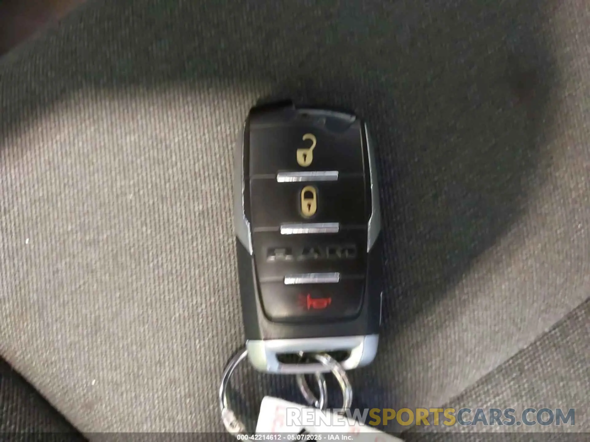 11 fotografías del automóvil dañado 1C6RREBT4NN152981 RAM 1500 2022