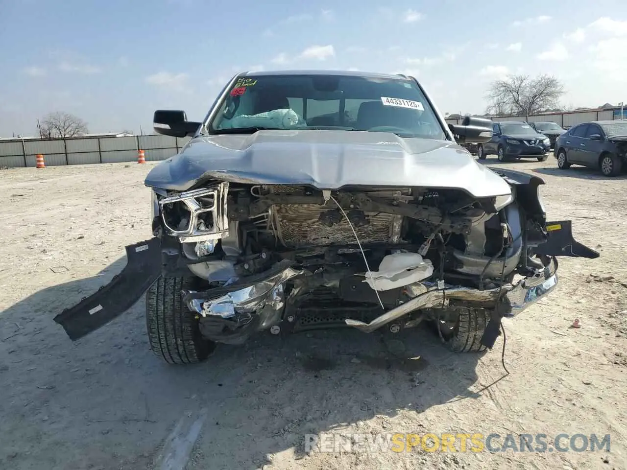 5 fotografías del automóvil dañado 1C6RREBT5NN326086 RAM 1500 2022