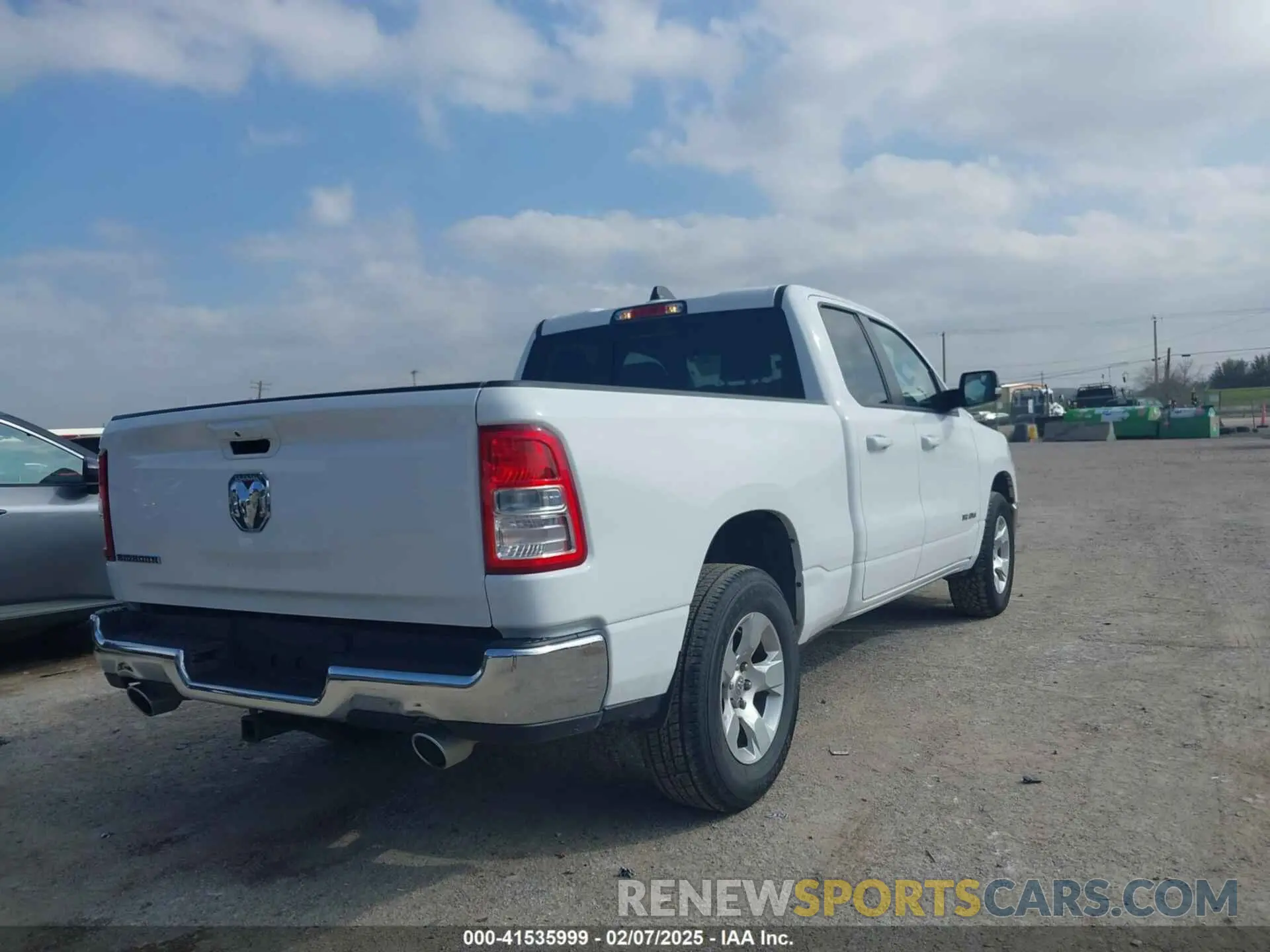 4 fotografías del automóvil dañado 1C6RREBT6NN228443 RAM 1500 2022