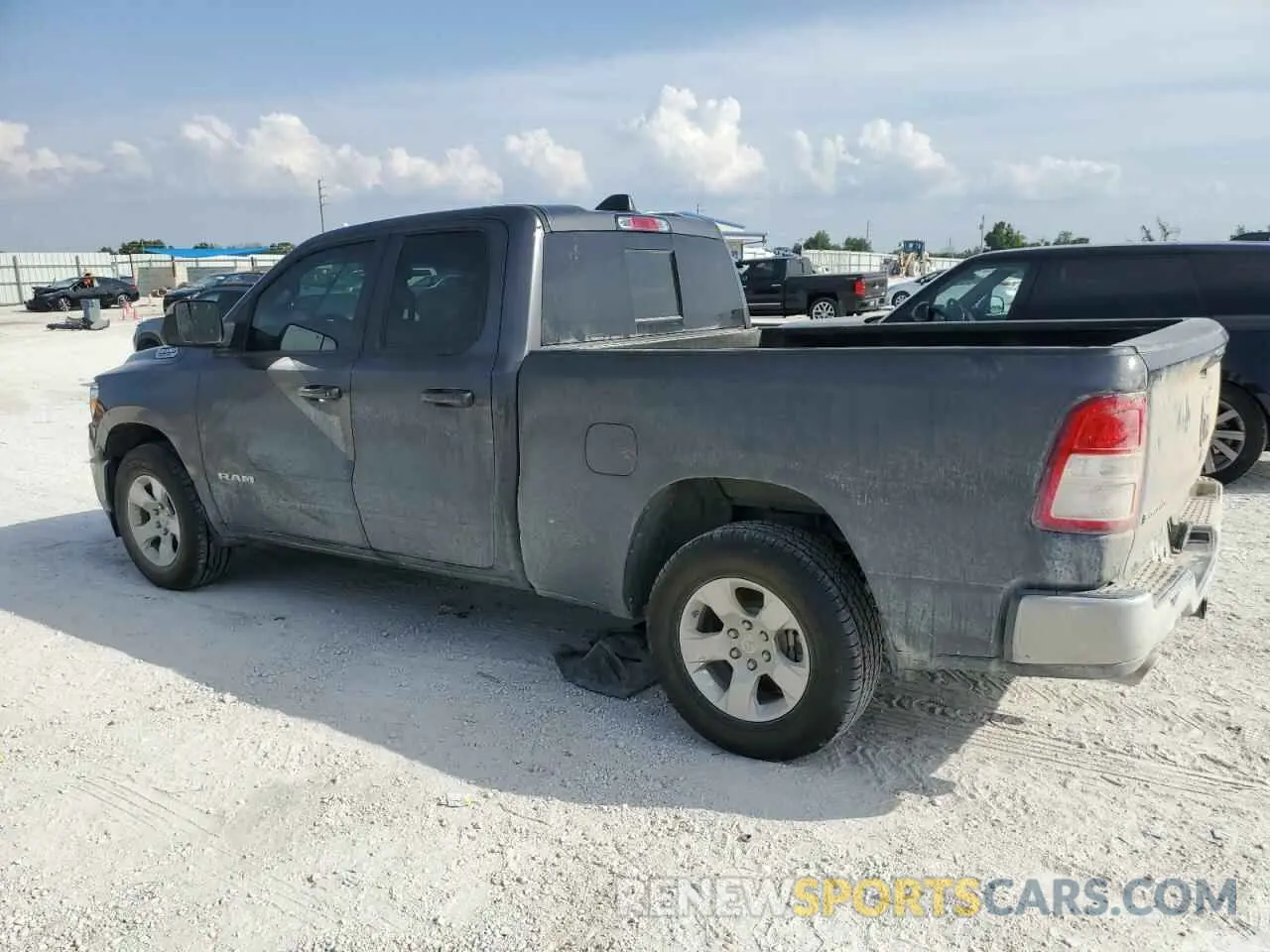 2 fotografías del automóvil dañado 1C6RREBT8NN321495 RAM 1500 2022