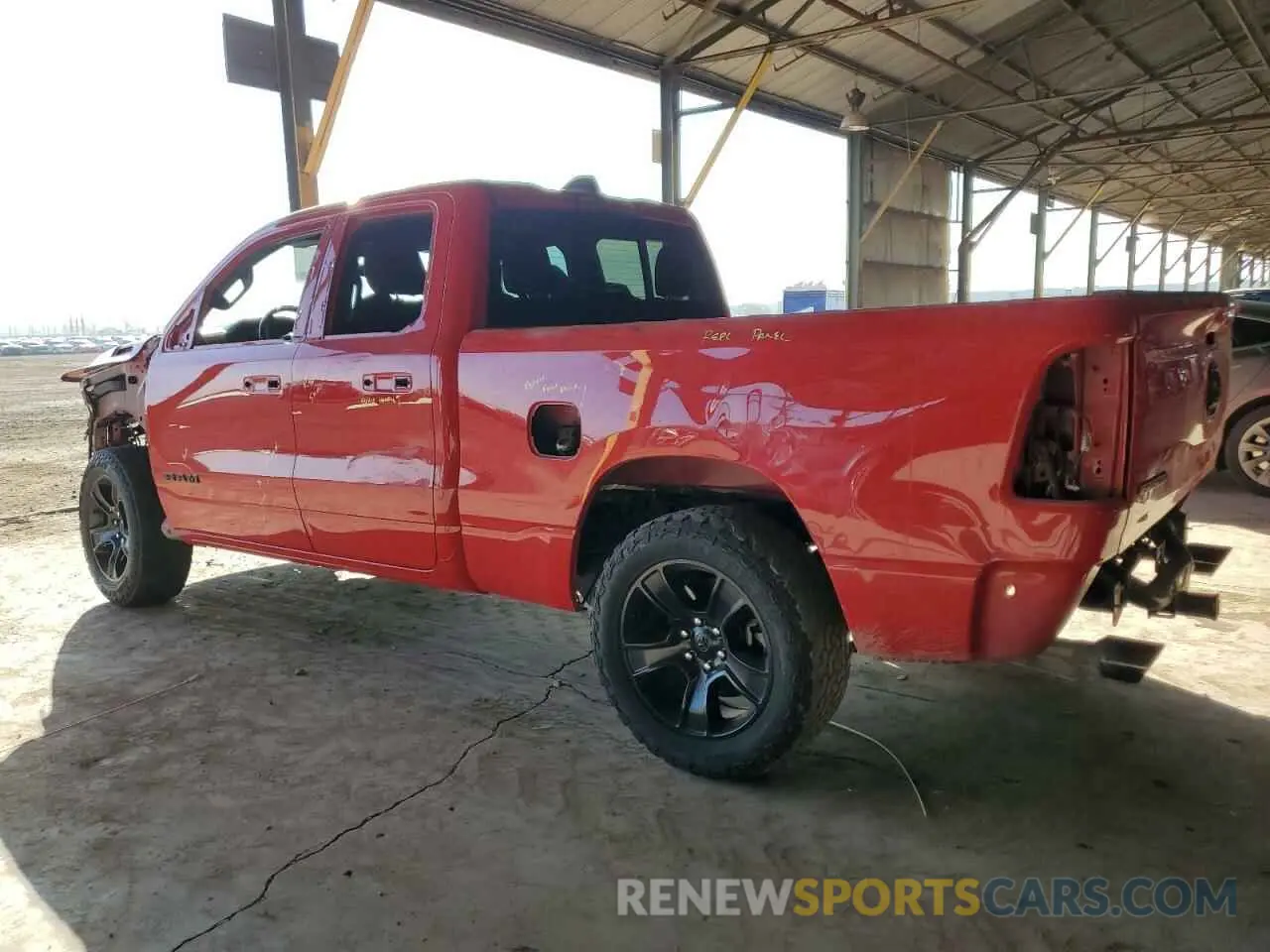 2 fotografías del automóvil dañado 1C6RREBT9NN173230 RAM 1500 2022