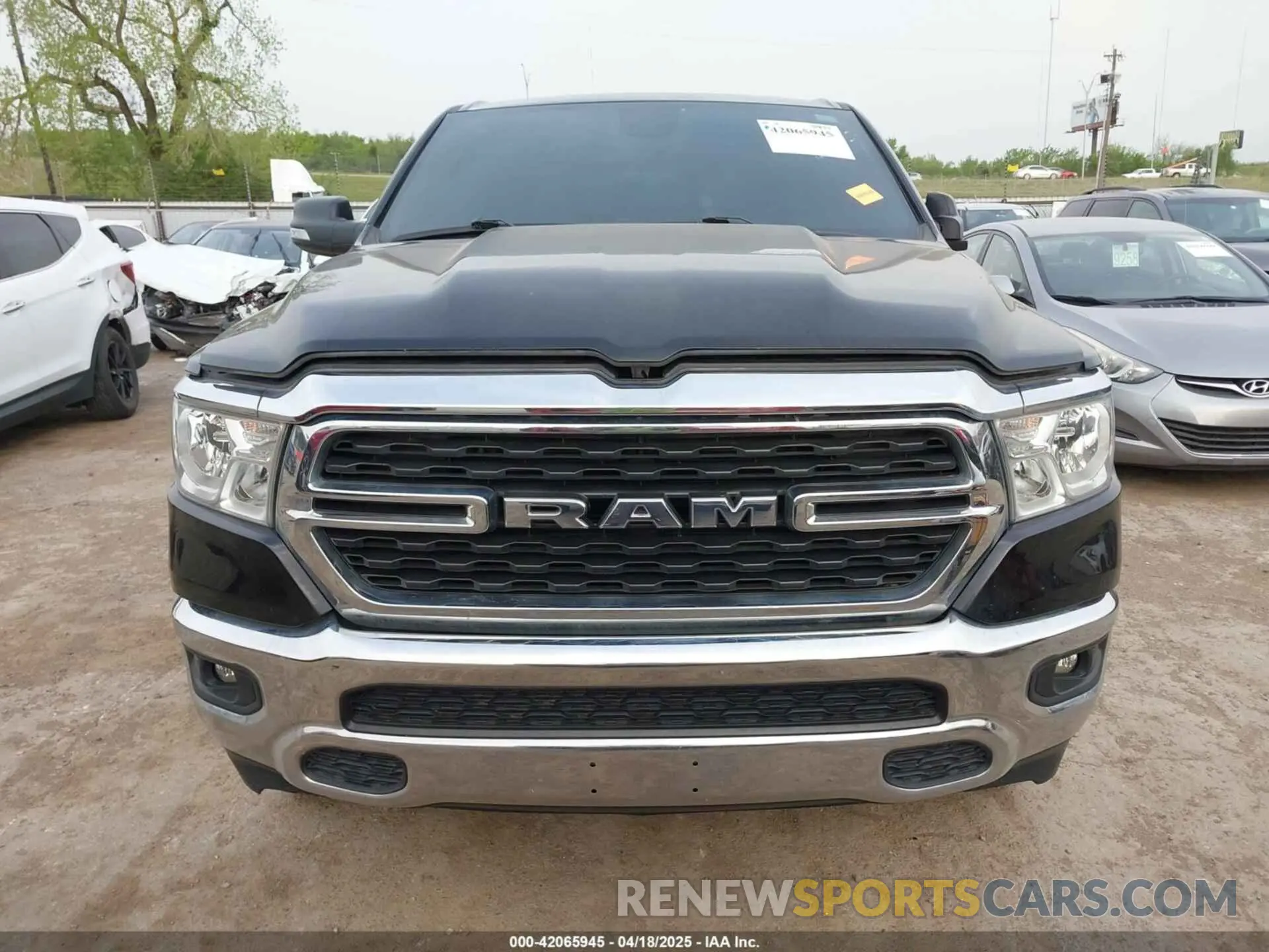 12 fotografías del automóvil dañado 1C6RREFG1NN253599 RAM 1500 2022