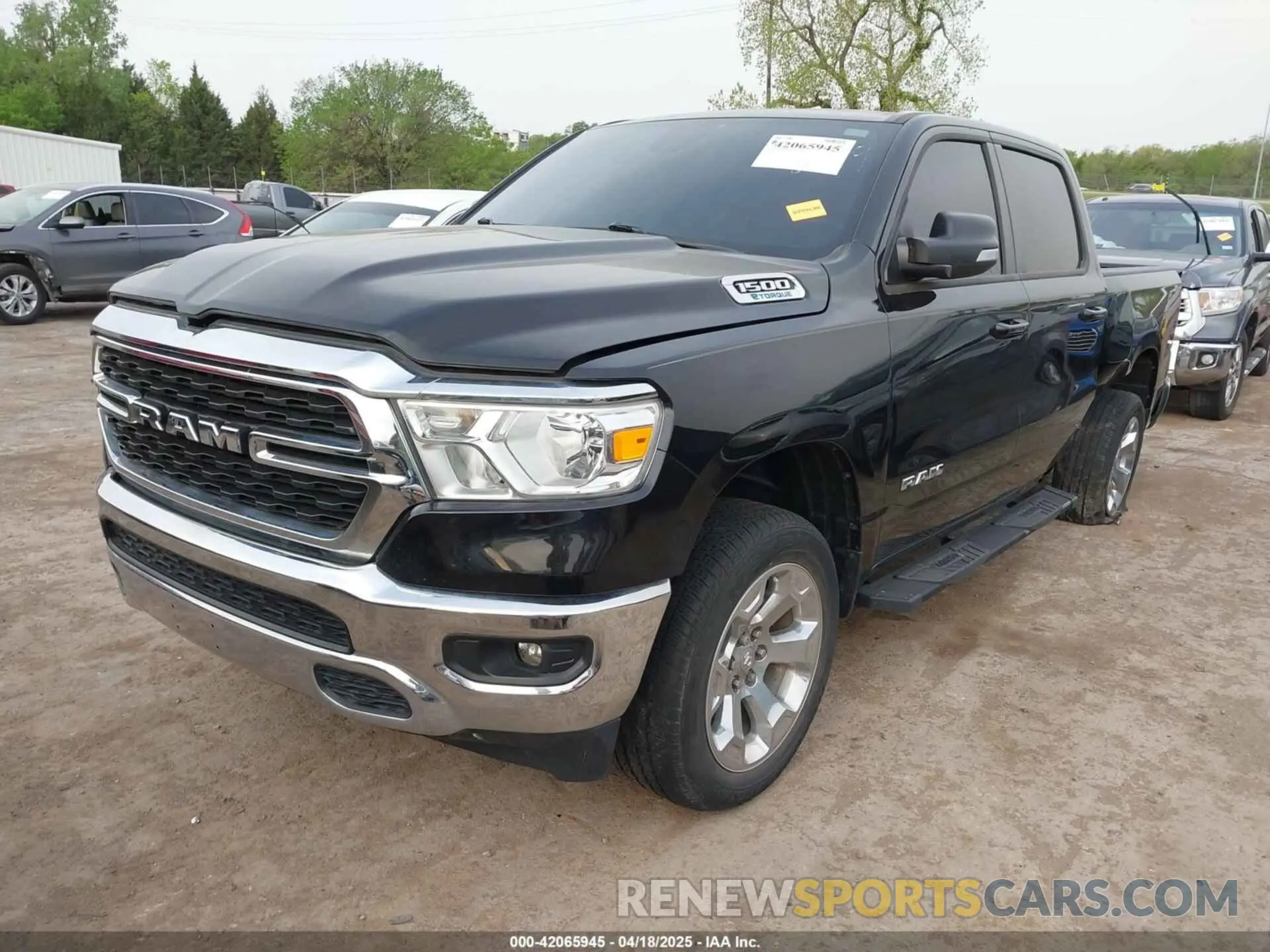 2 fotografías del automóvil dañado 1C6RREFG1NN253599 RAM 1500 2022