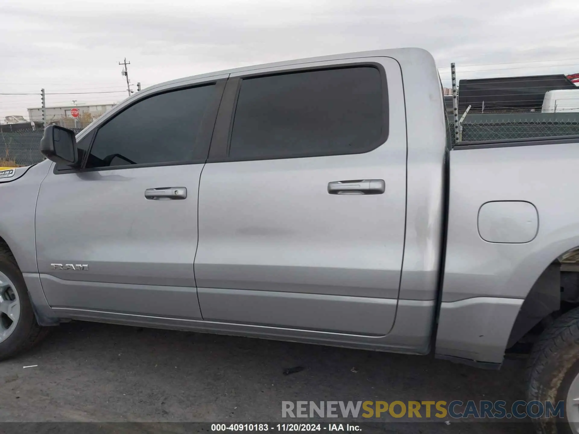 14 fotografías del automóvil dañado 1C6RREFG8NN393939 RAM 1500 2022