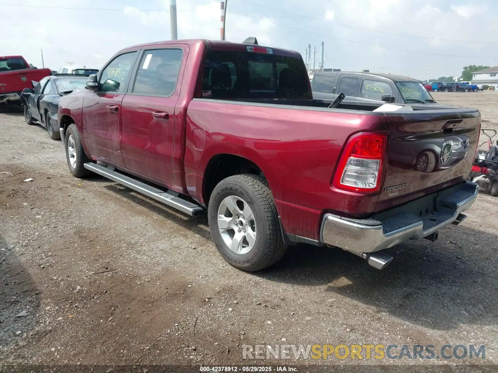 3 fotografías del automóvil dañado 1C6RREFM1NN254323 RAM 1500 2022