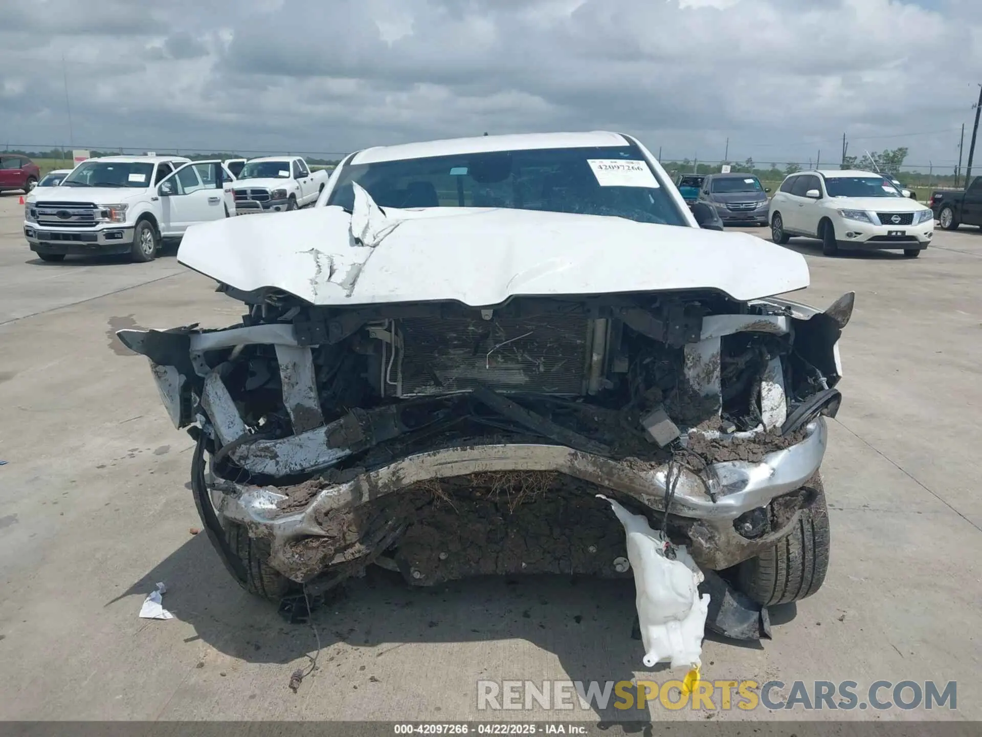 11 fotografías del automóvil dañado 1C6RREFM1NN326038 RAM 1500 2022