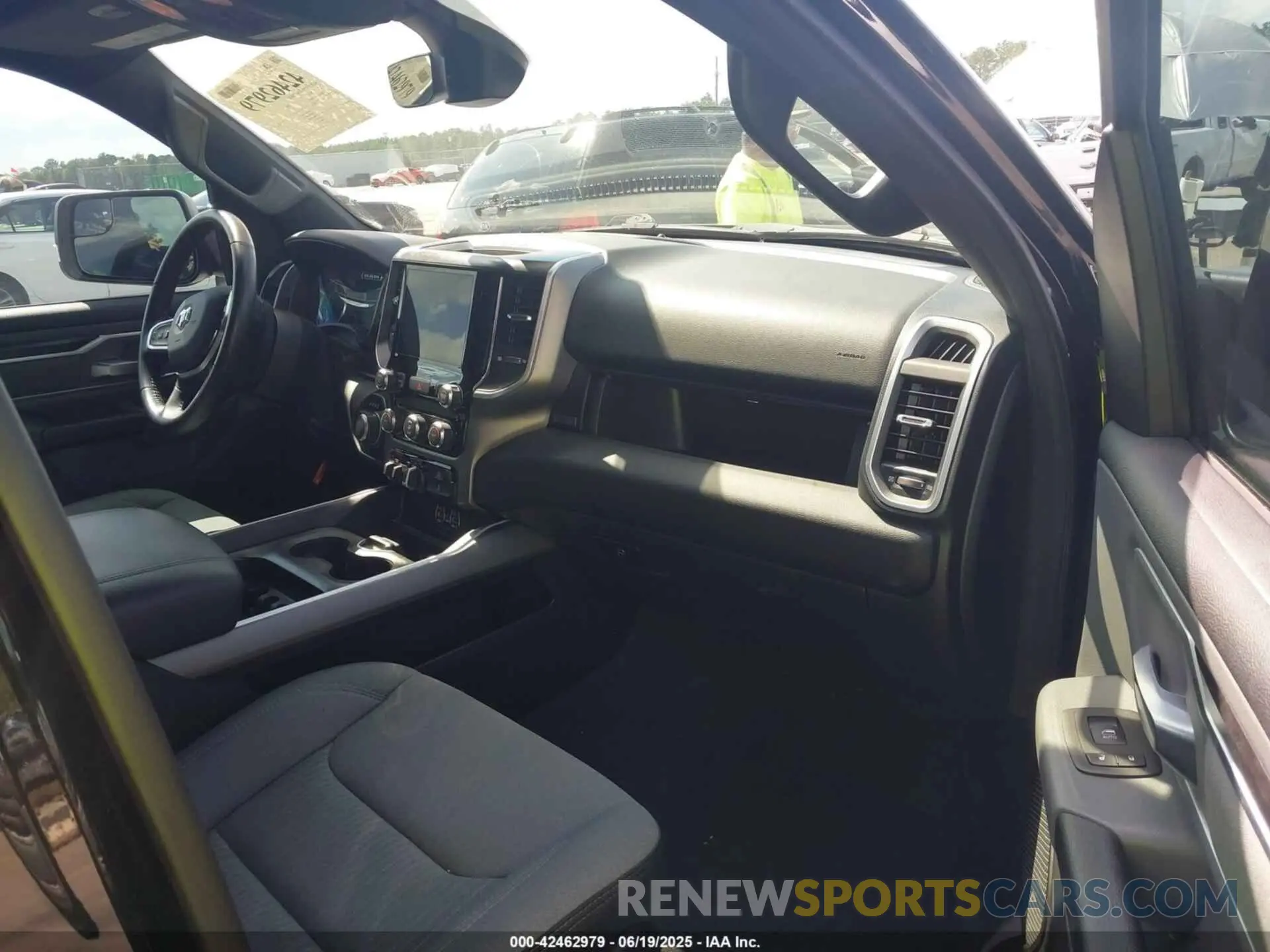 5 fotografías del automóvil dañado 1C6RREFM3NN452644 RAM 1500 2022