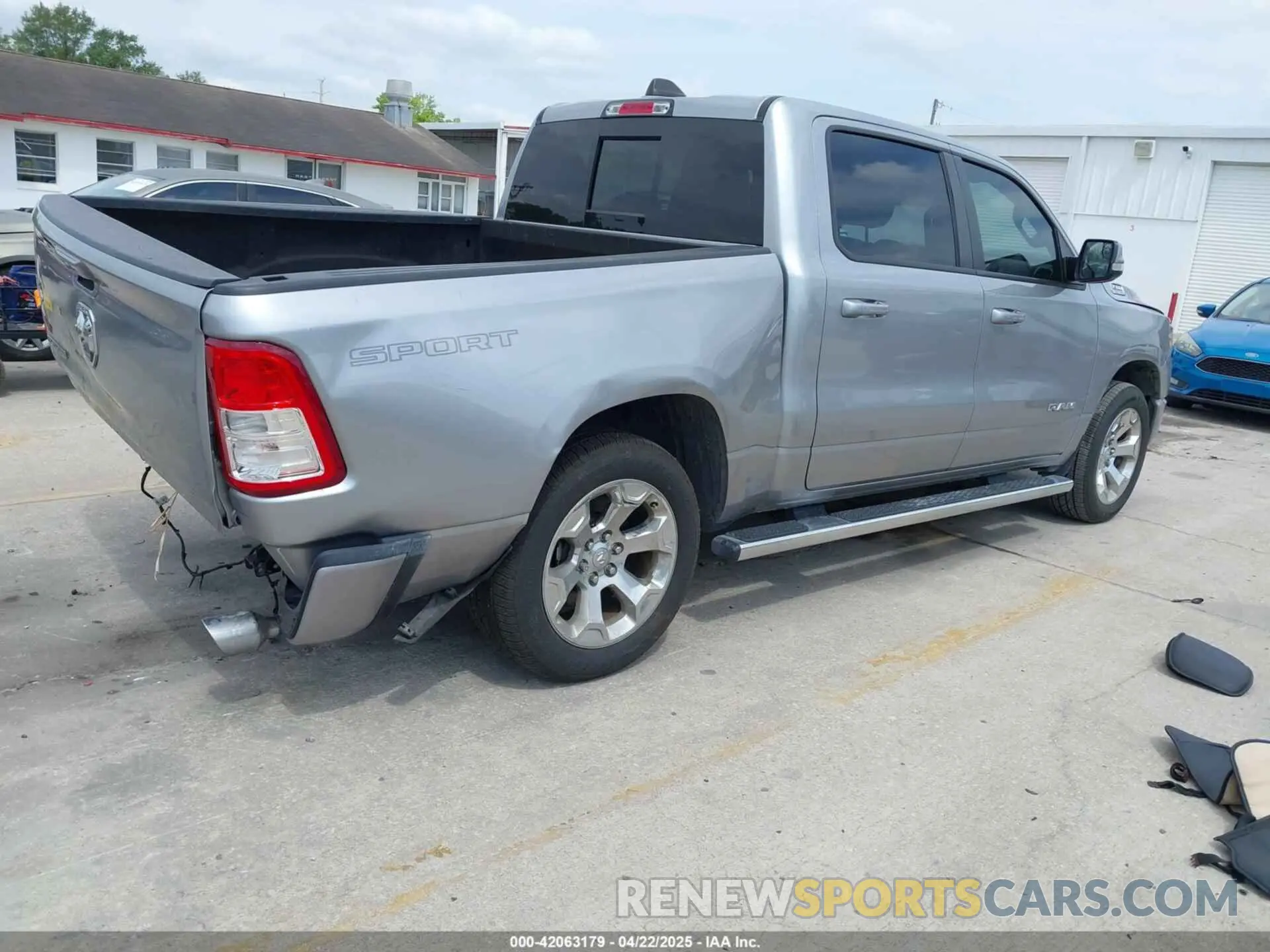 4 fotografías del automóvil dañado 1C6RREFM7NN408498 RAM 1500 2022