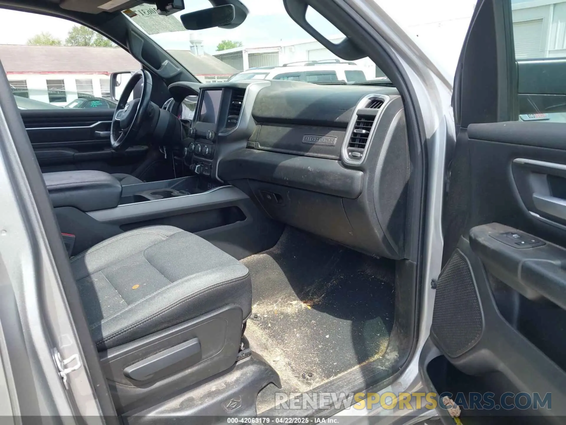 5 fotografías del automóvil dañado 1C6RREFM7NN408498 RAM 1500 2022