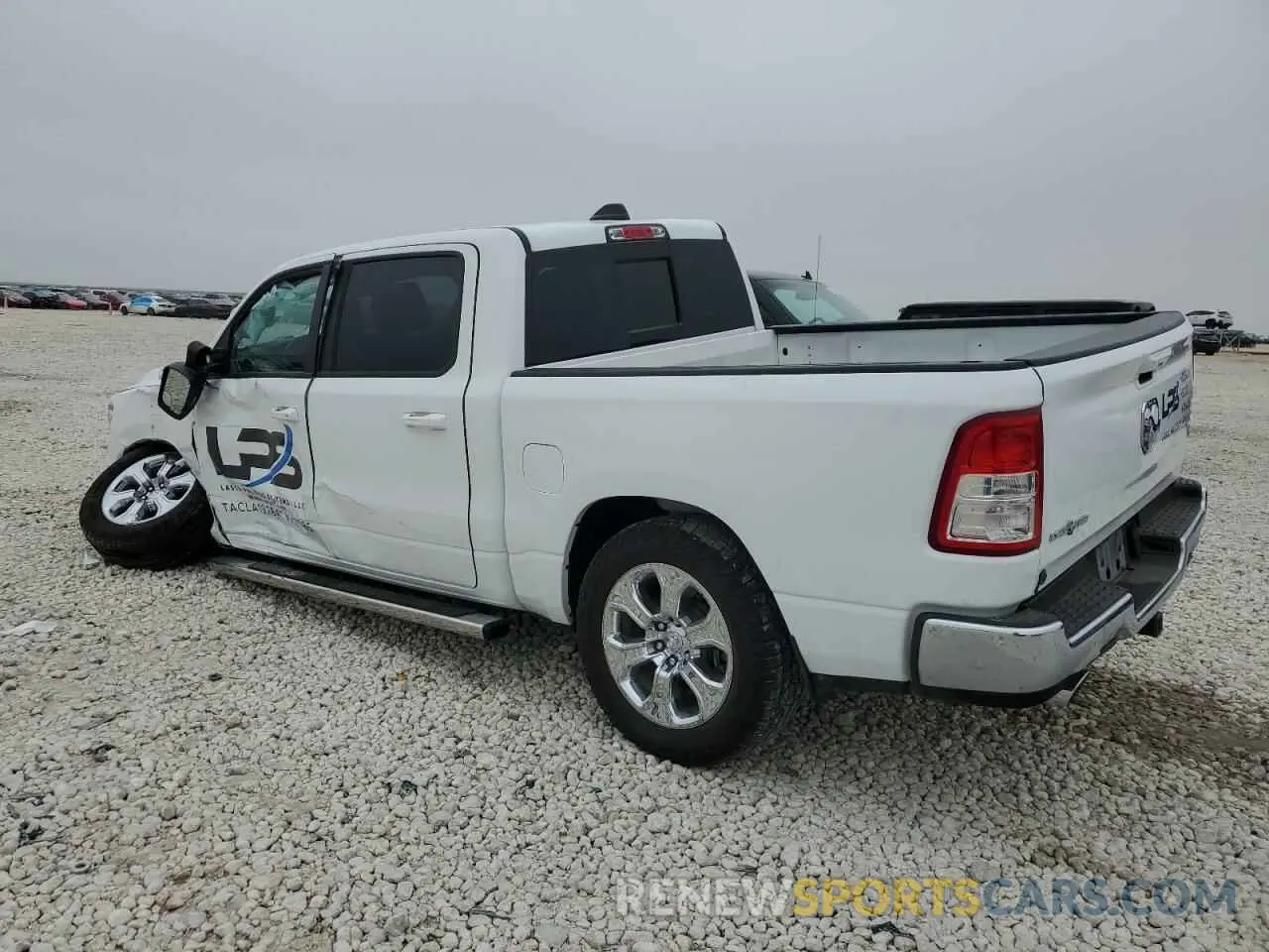 2 fotografías del automóvil dañado 1C6RREFT0NN464158 RAM 1500 2022