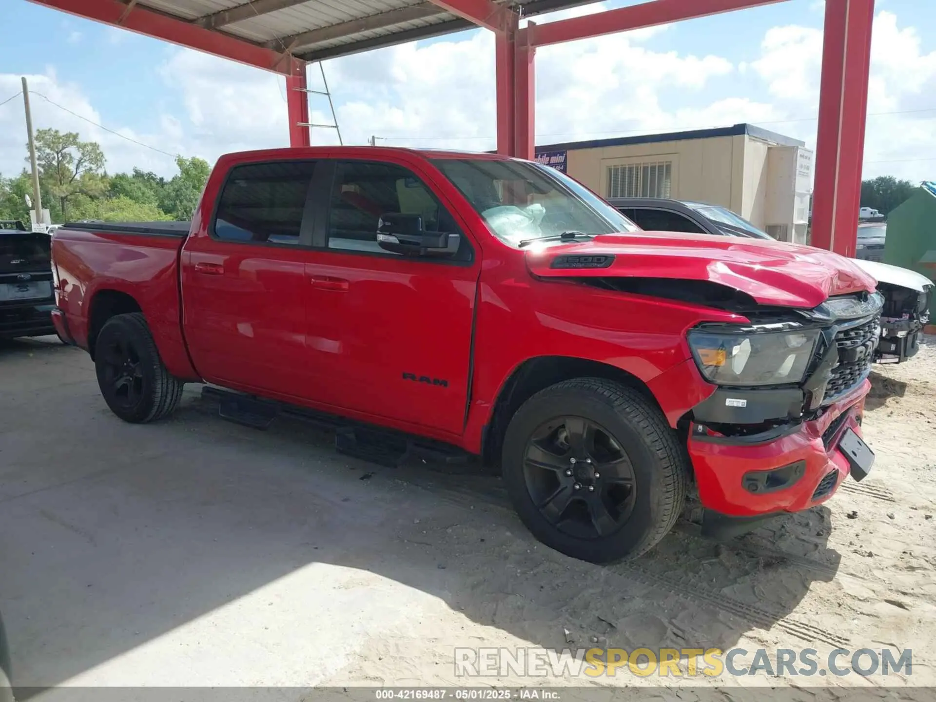 14 fotografías del automóvil dañado 1C6RREFT1NN178299 RAM 1500 2022