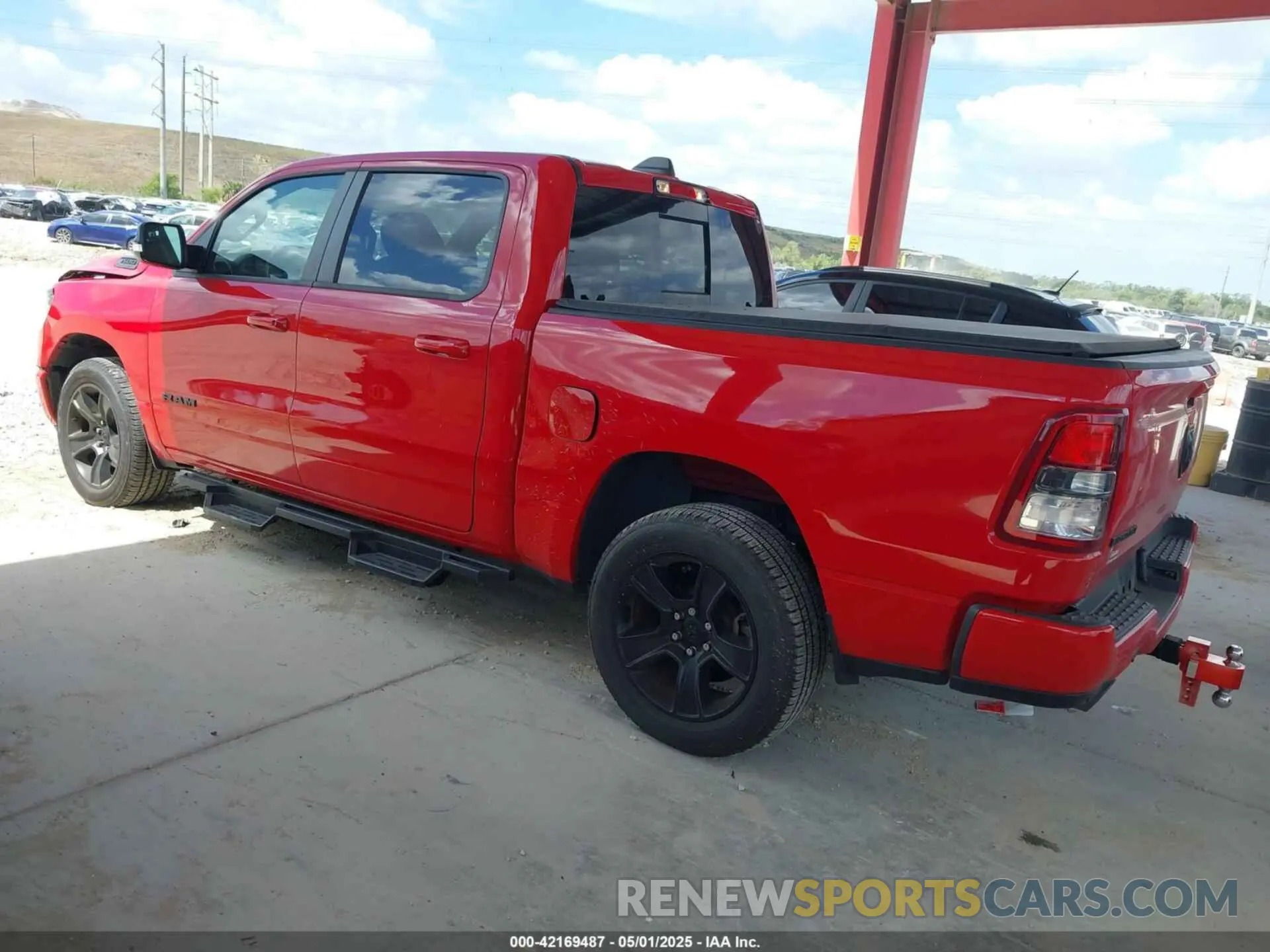 15 fotografías del automóvil dañado 1C6RREFT1NN178299 RAM 1500 2022