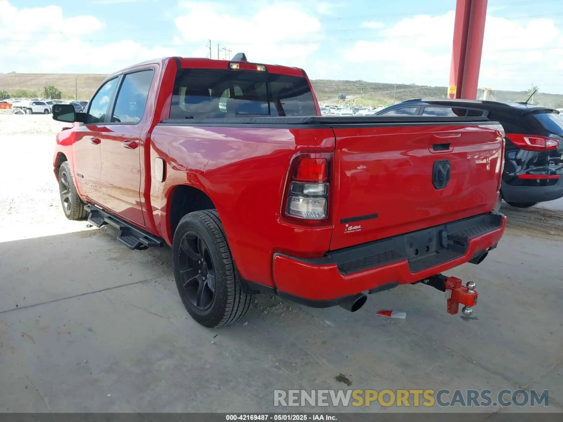 3 fotografías del automóvil dañado 1C6RREFT1NN178299 RAM 1500 2022