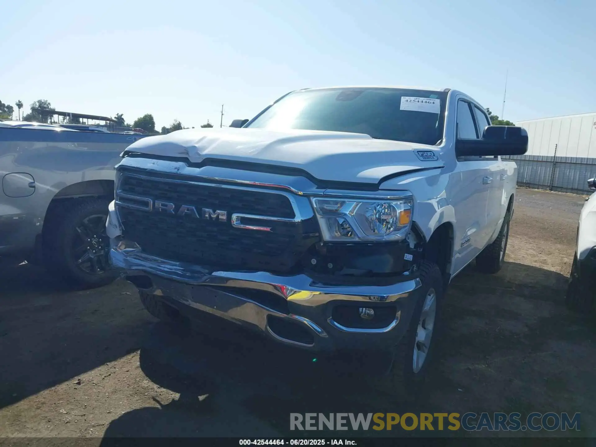 2 fotografías del automóvil dañado 1C6RREFT2NN261188 RAM 1500 2022