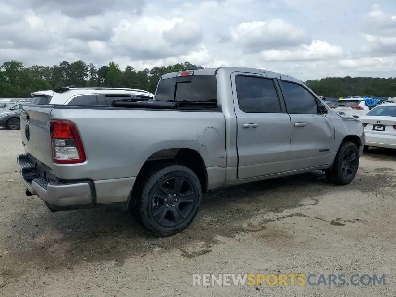 3 fotografías del automóvil dañado 1C6RREFT3NN336335 RAM 1500 2022
