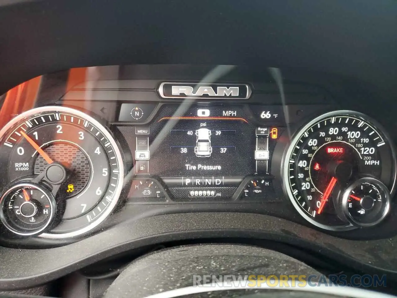 9 fotografías del automóvil dañado 1C6RREFT3NN336335 RAM 1500 2022