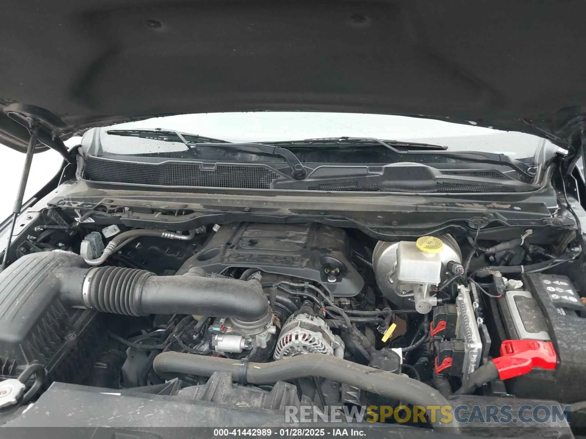 10 fotografías del automóvil dañado 1C6RREFT3NN387270 RAM 1500 2022