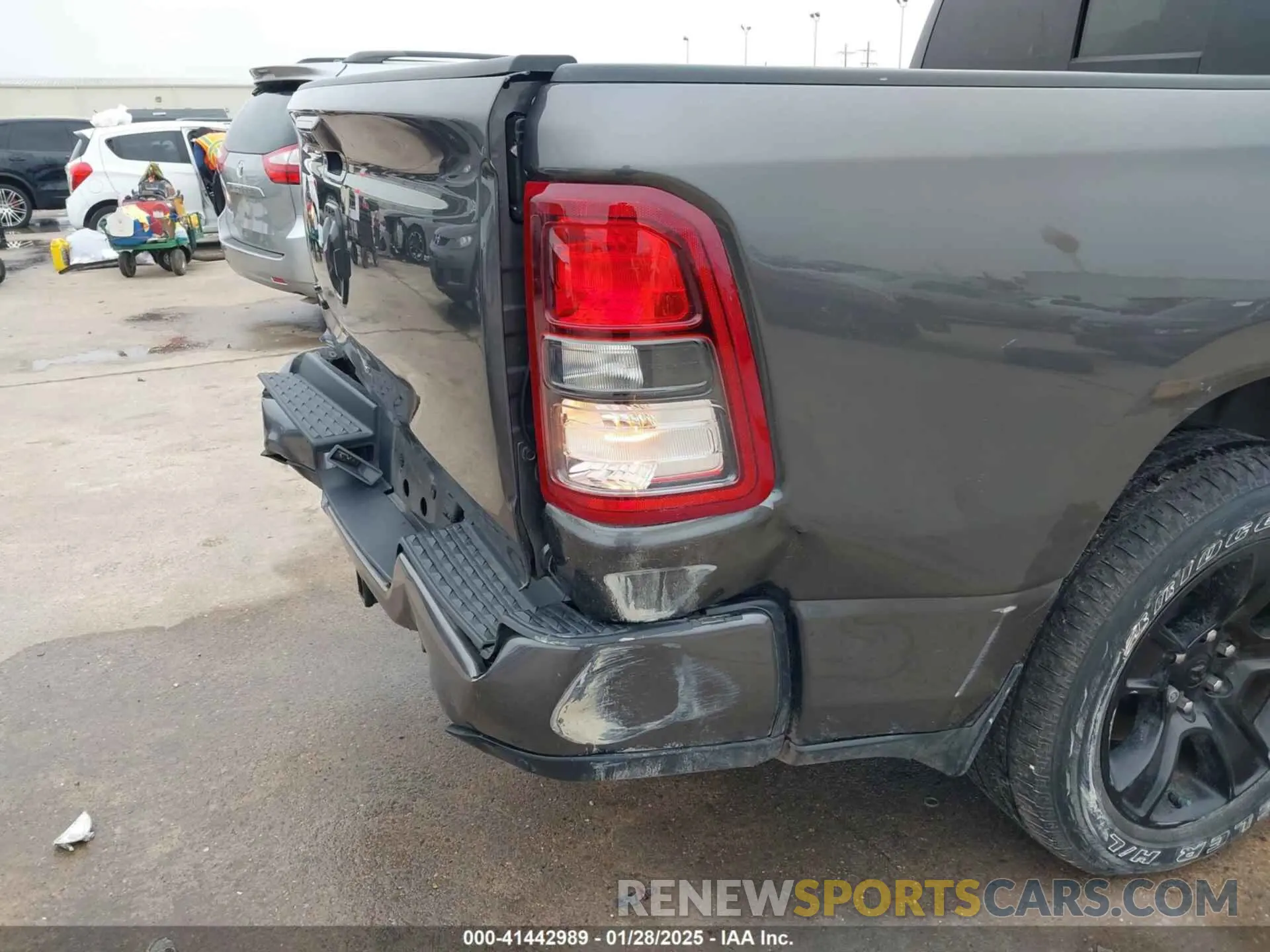 18 fotografías del automóvil dañado 1C6RREFT3NN387270 RAM 1500 2022
