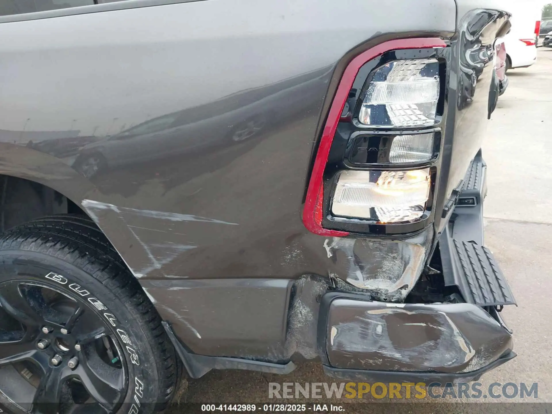20 fotografías del automóvil dañado 1C6RREFT3NN387270 RAM 1500 2022