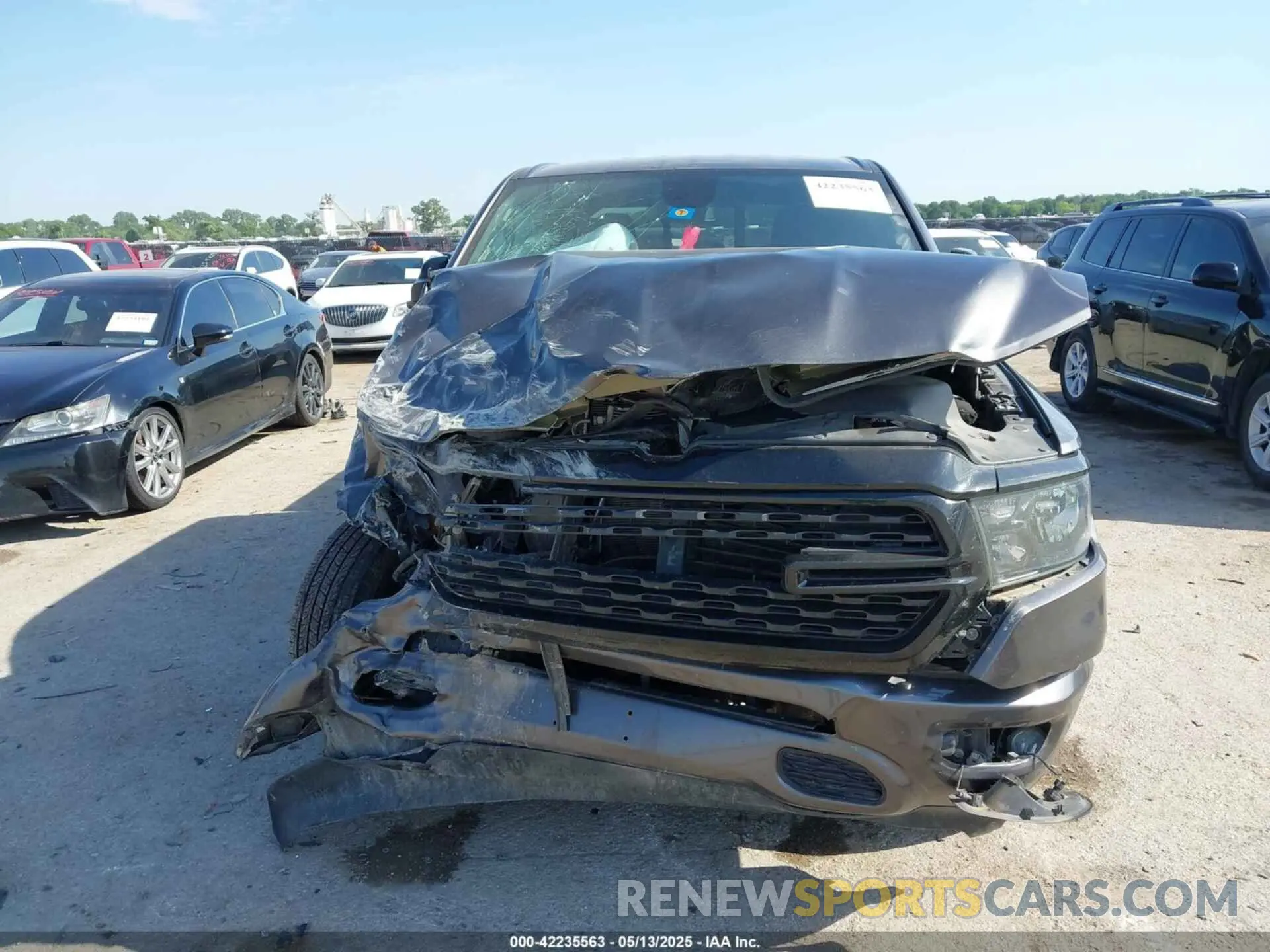 11 fotografías del automóvil dañado 1C6RREFT6NN172787 RAM 1500 2022