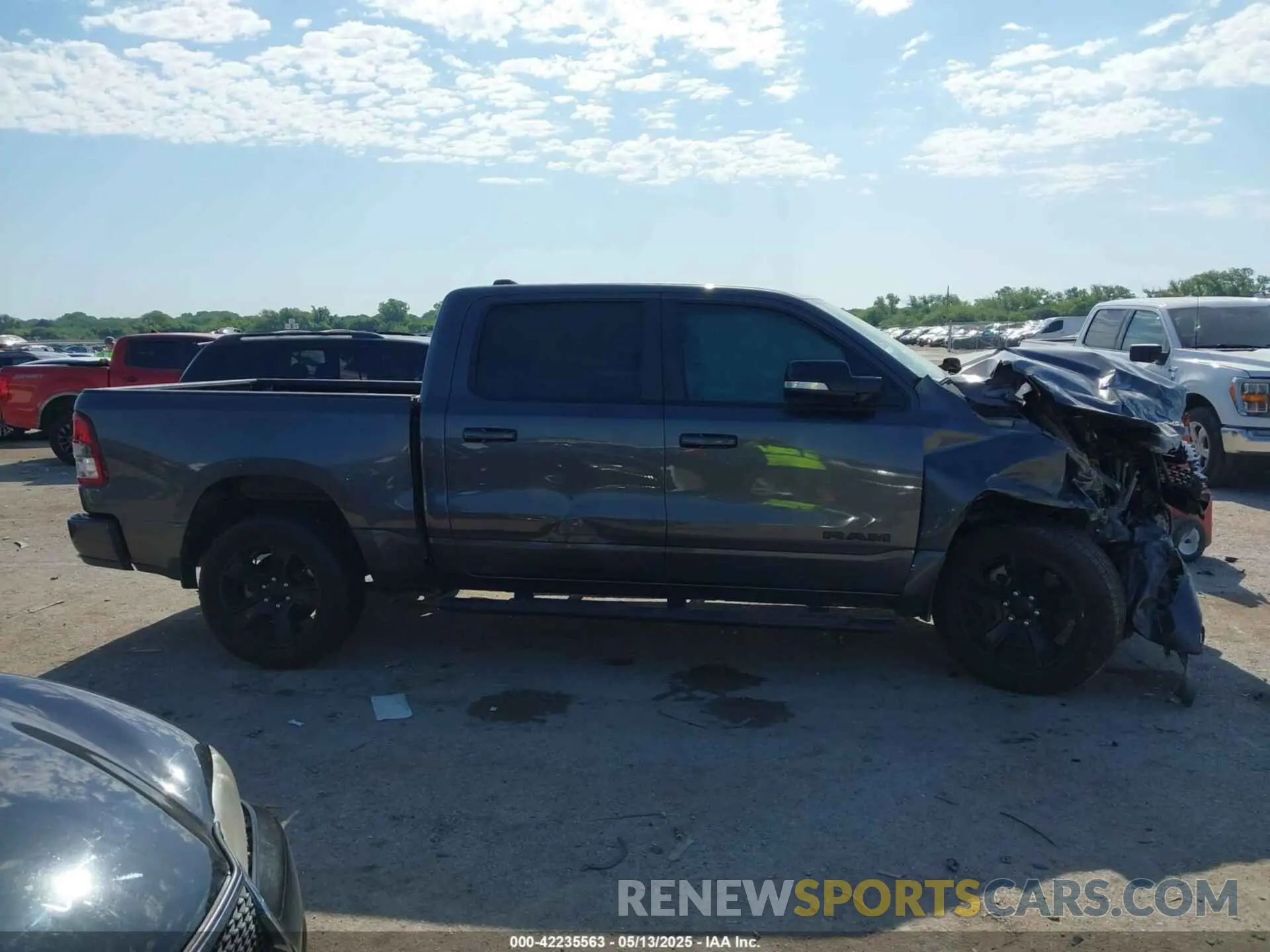 12 fotografías del automóvil dañado 1C6RREFT6NN172787 RAM 1500 2022