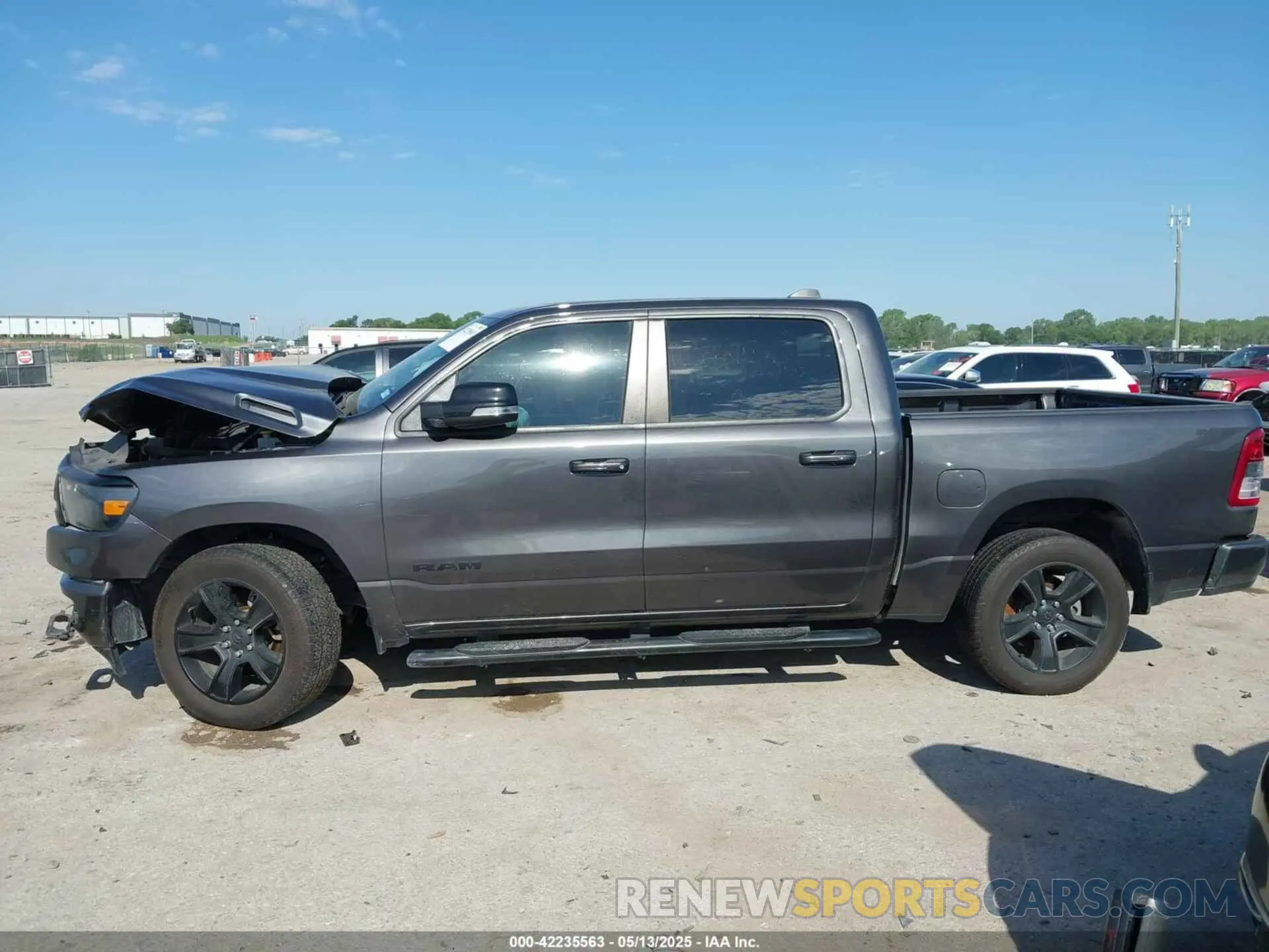 13 fotografías del automóvil dañado 1C6RREFT6NN172787 RAM 1500 2022