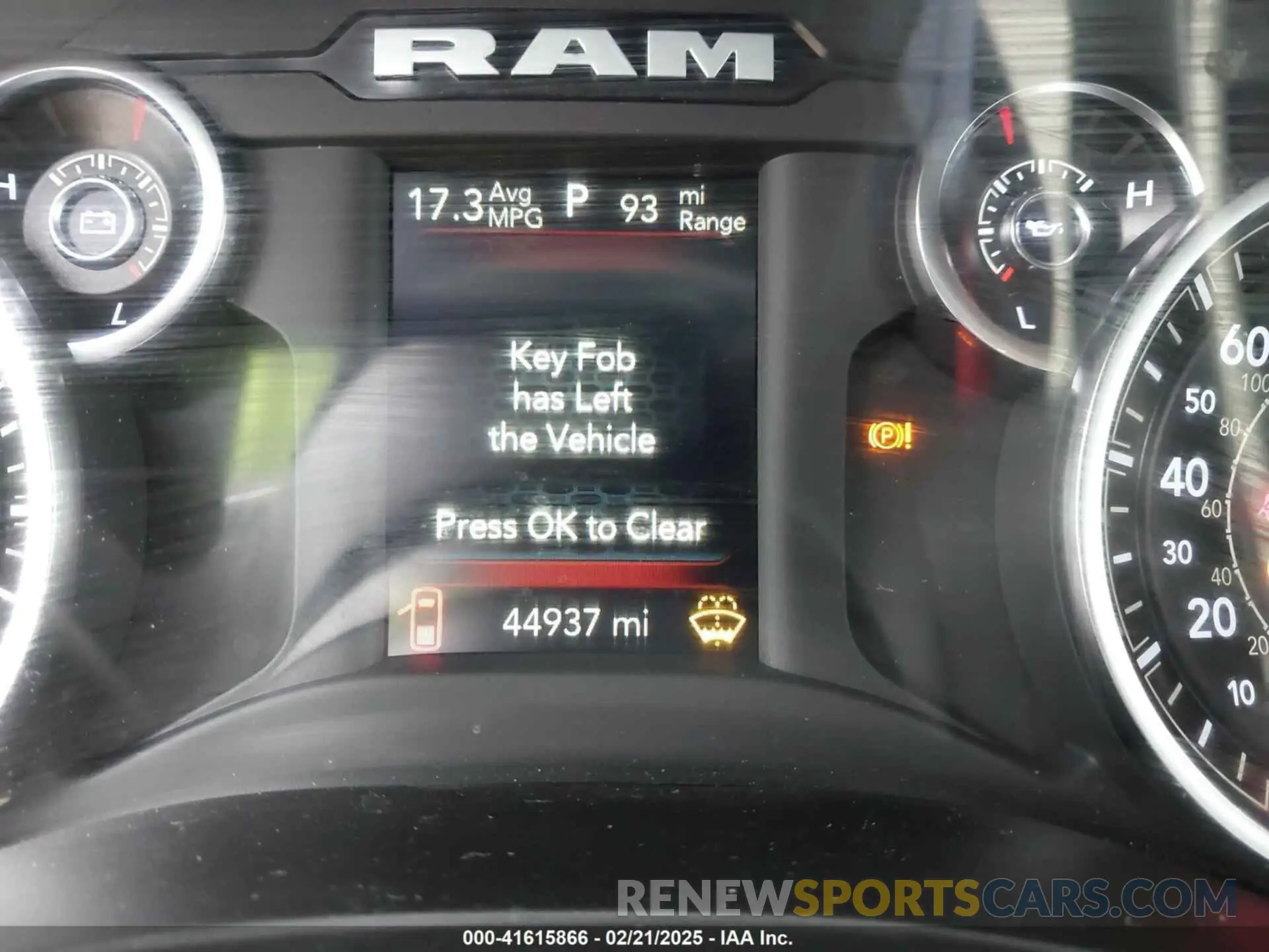 15 fotografías del automóvil dañado 1C6RREFT7NN275782 RAM 1500 2022