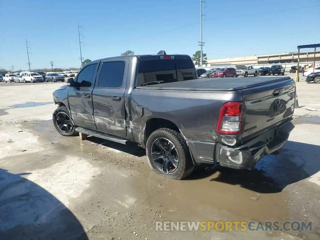 2 fotografías del automóvil dañado 1C6RREFT9NN113880 RAM 1500 2022
