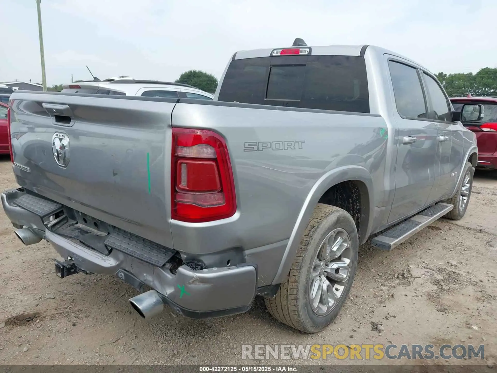 4 fotografías del automóvil dañado 1C6RREJT8NN275491 RAM 1500 2022