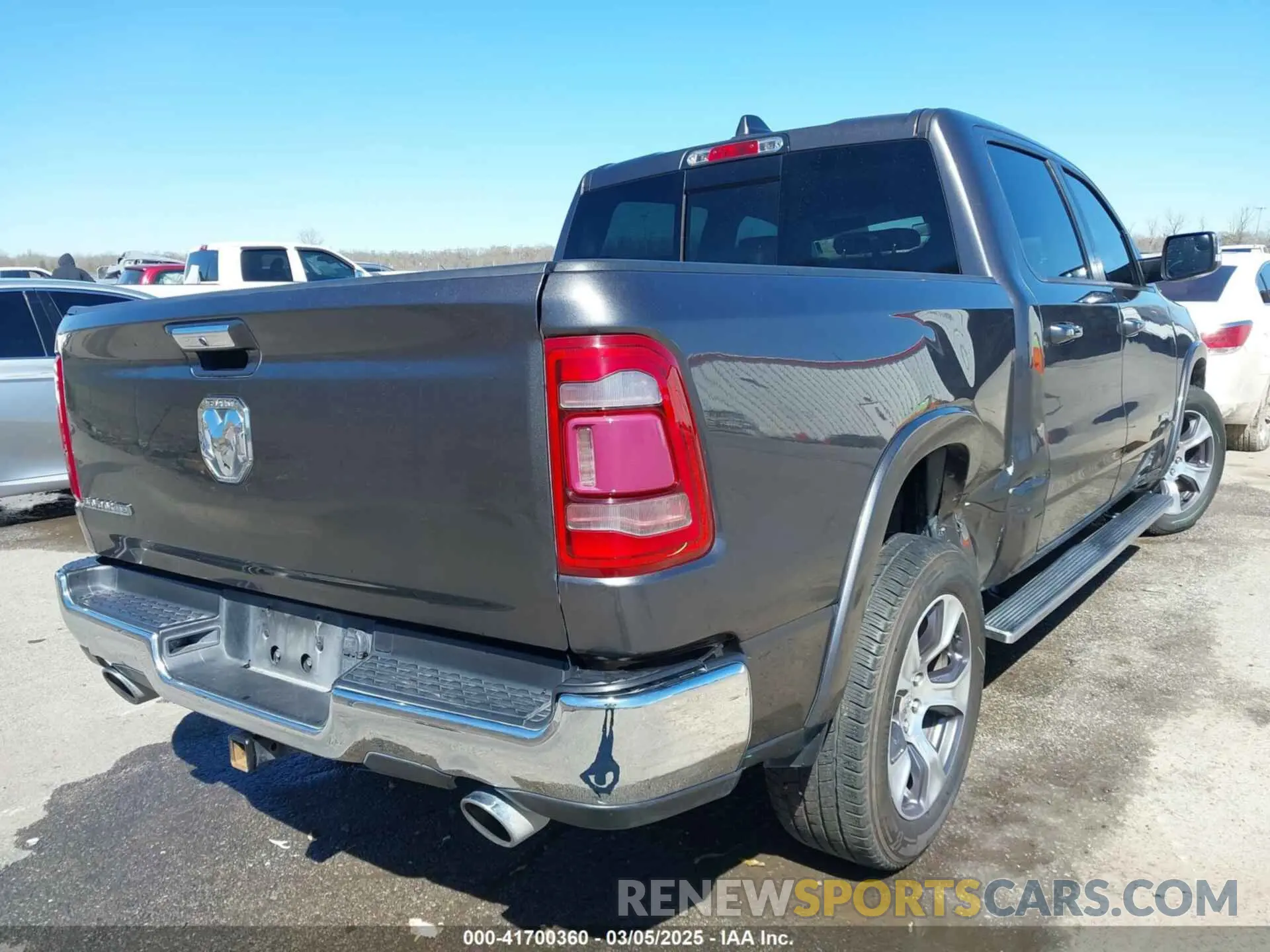 4 fotografías del automóvil dañado 1C6RREJT8NN337004 RAM 1500 2022