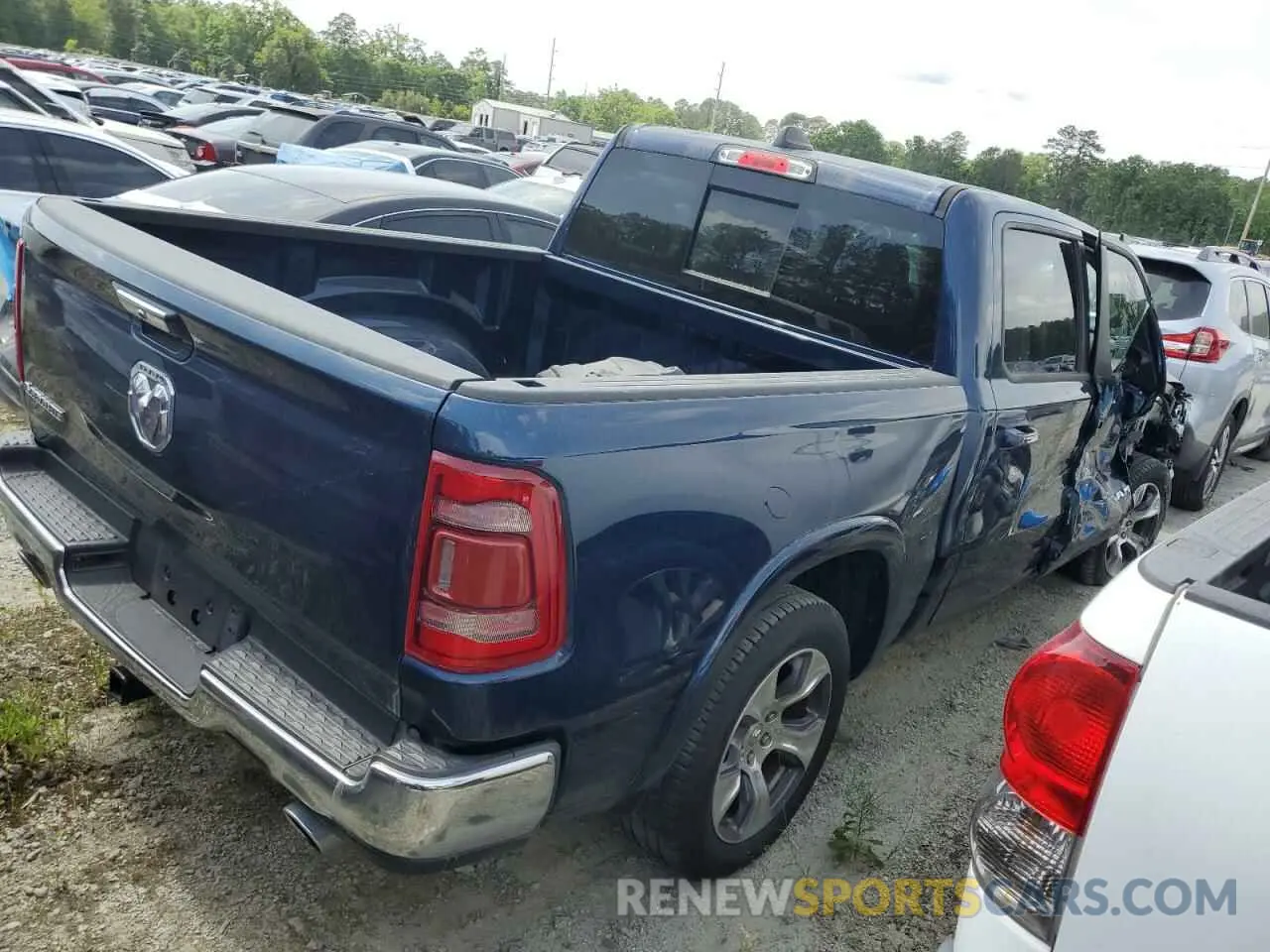 3 fotografías del automóvil dañado 1C6RREJT9NN219799 RAM 1500 2022