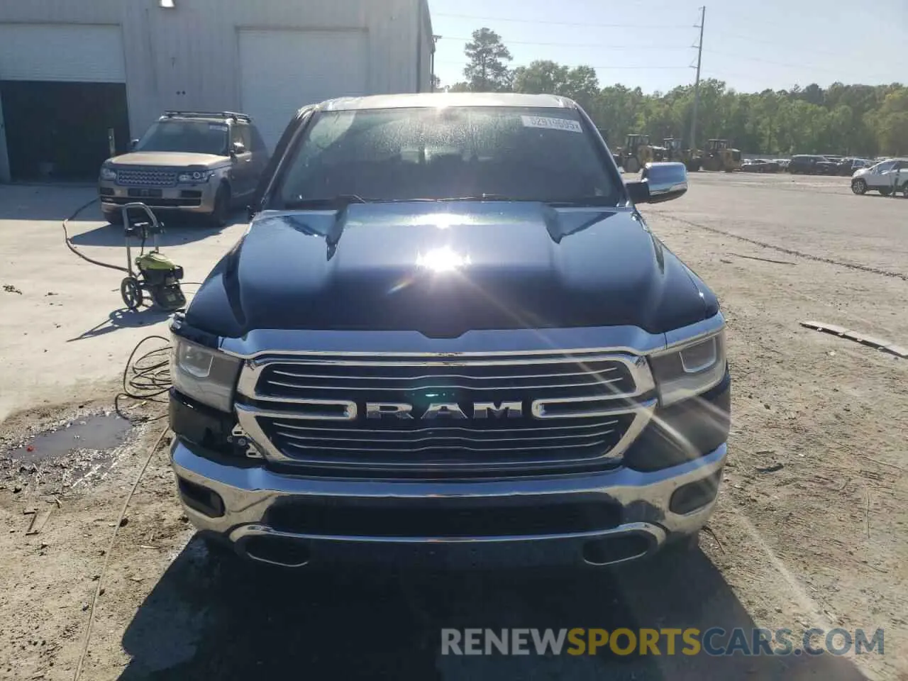 5 fotografías del automóvil dañado 1C6RREJT9NN219799 RAM 1500 2022