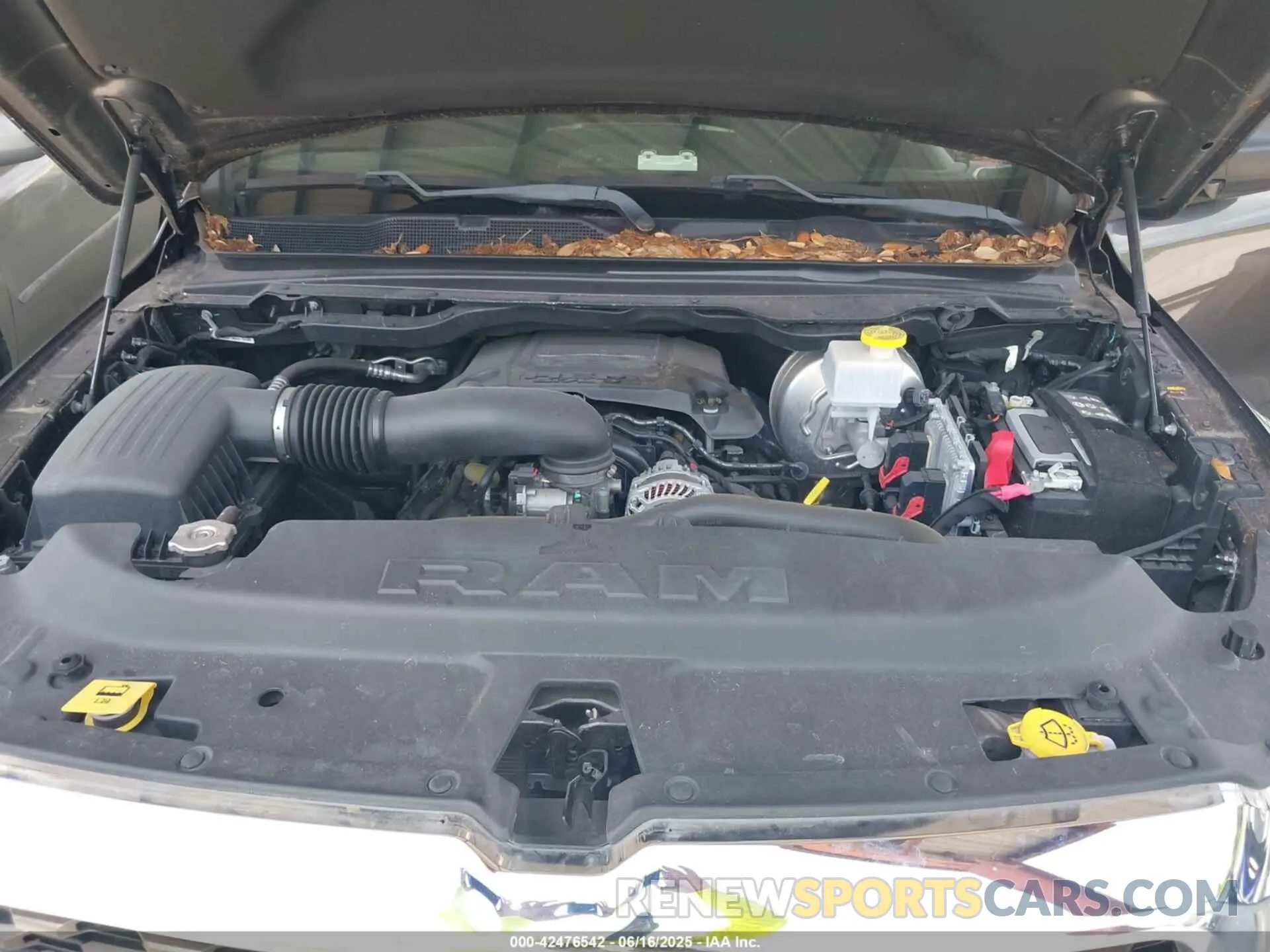10 fotografías del automóvil dañado 1C6RREMT5NN190846 RAM 1500 2022