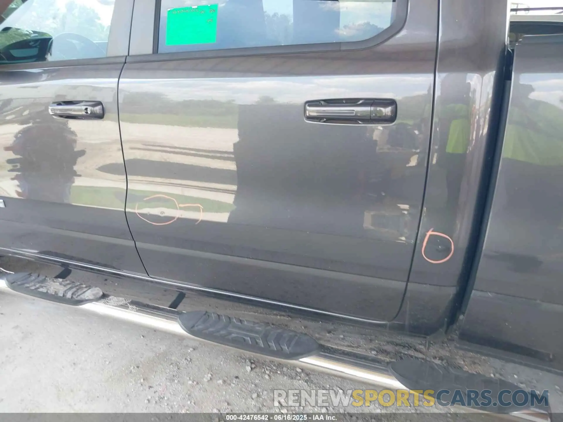 19 fotografías del automóvil dañado 1C6RREMT5NN190846 RAM 1500 2022