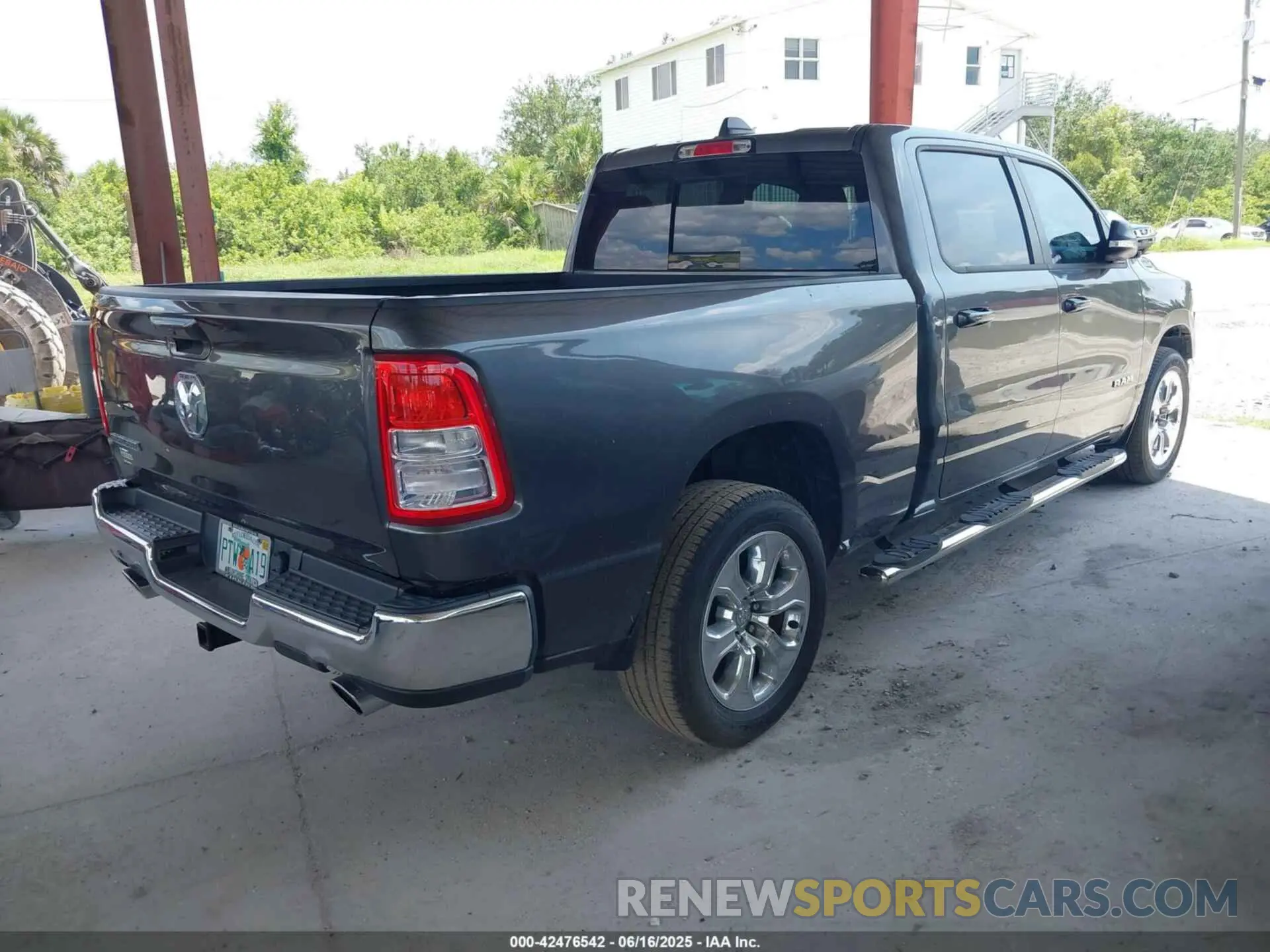 4 fotografías del automóvil dañado 1C6RREMT5NN190846 RAM 1500 2022