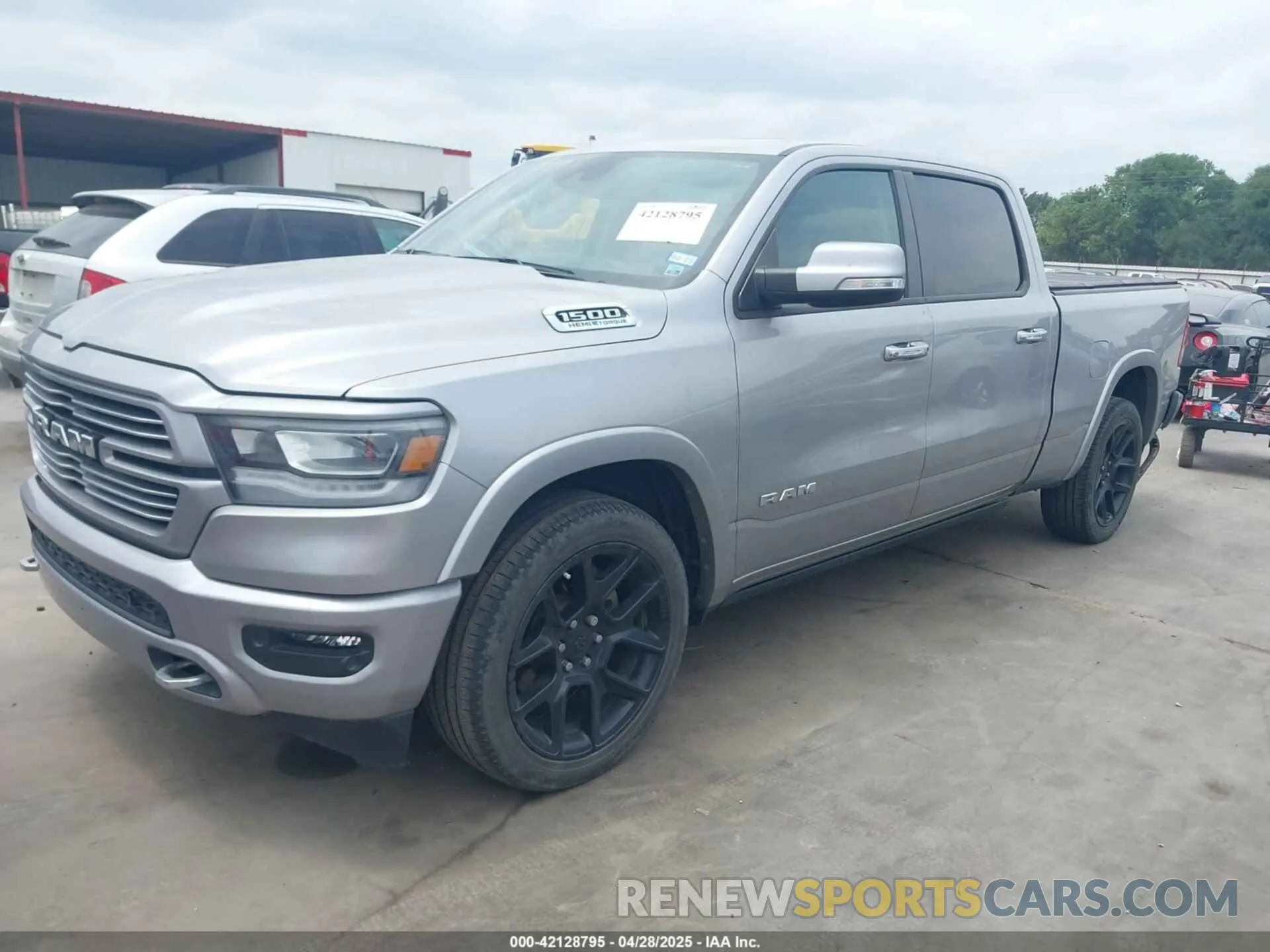 2 fotografías del automóvil dañado 1C6RRERT7NN432156 RAM 1500 2022