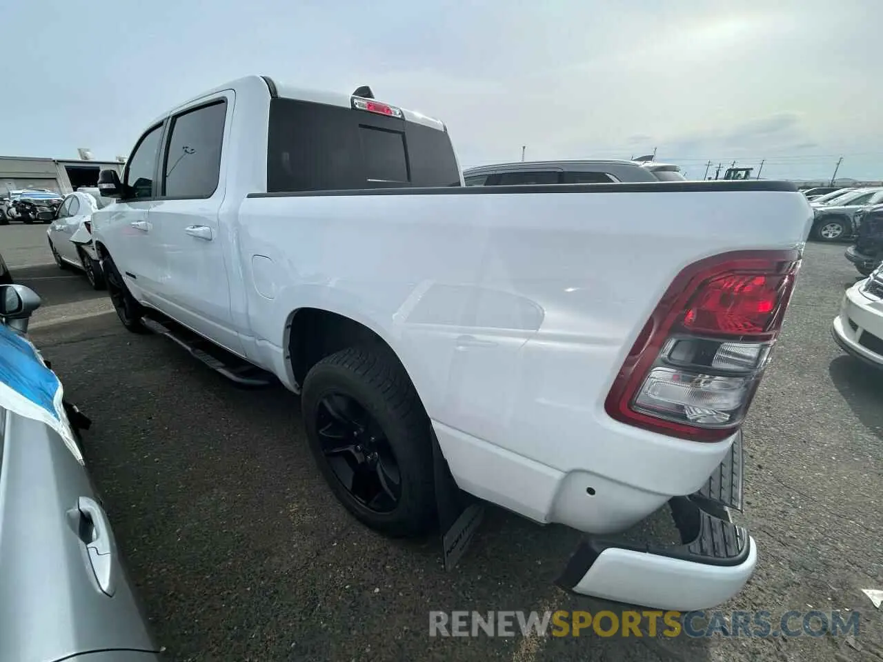 2 fotografías del automóvil dañado 1C6RRFFG2NN395918 RAM 1500 2022