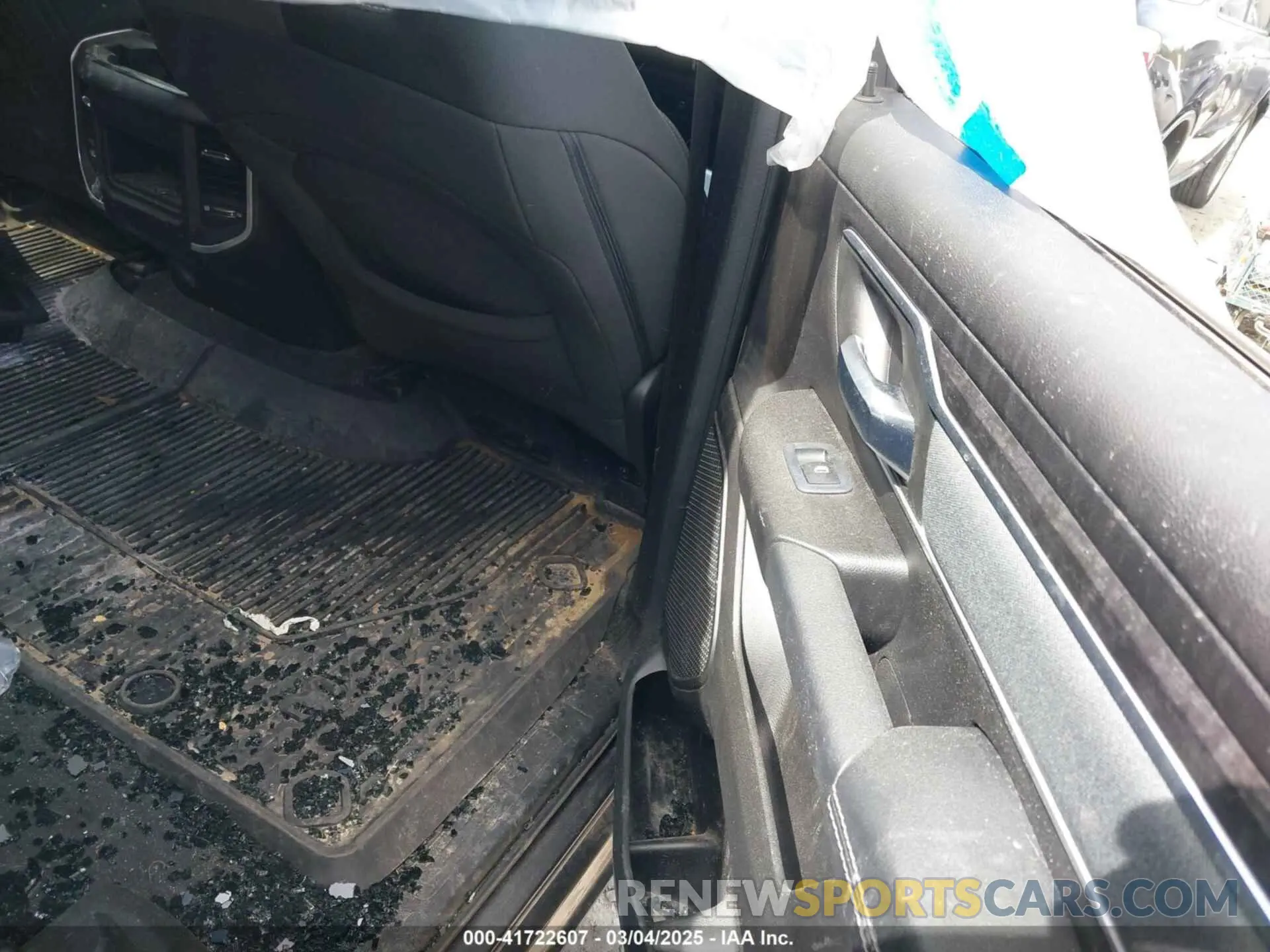 8 fotografías del automóvil dañado 1C6RRFFG2NN460699 RAM 1500 2022