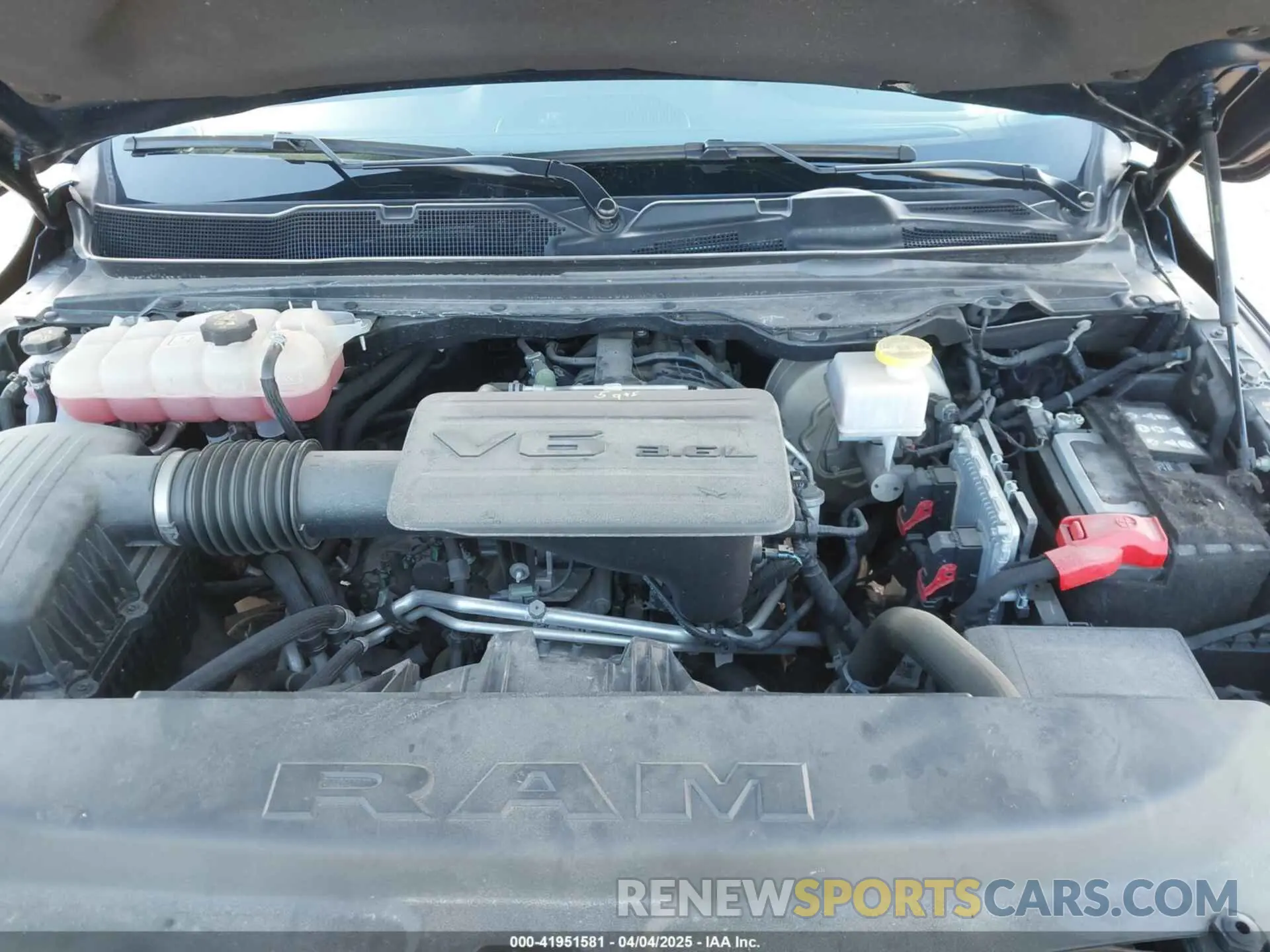 10 fotografías del automóvil dañado 1C6RRFFG4NN414825 RAM 1500 2022