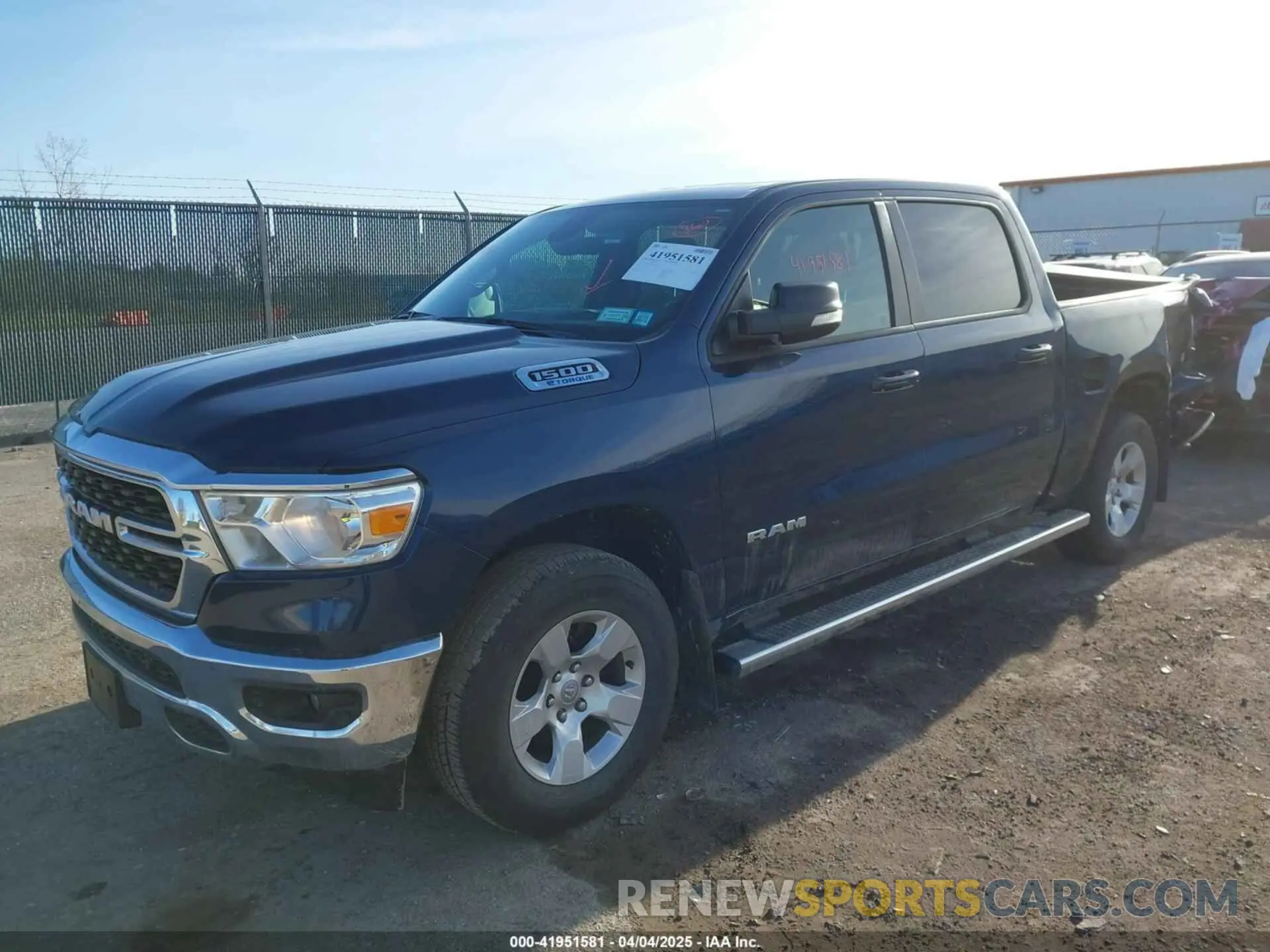 2 fotografías del automóvil dañado 1C6RRFFG4NN414825 RAM 1500 2022