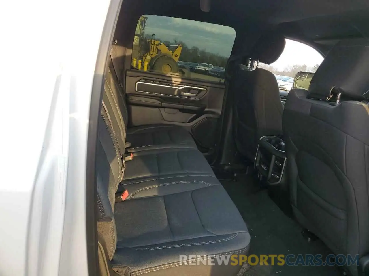 10 fotografías del automóvil dañado 1C6RRFFG5NN401193 RAM 1500 2022
