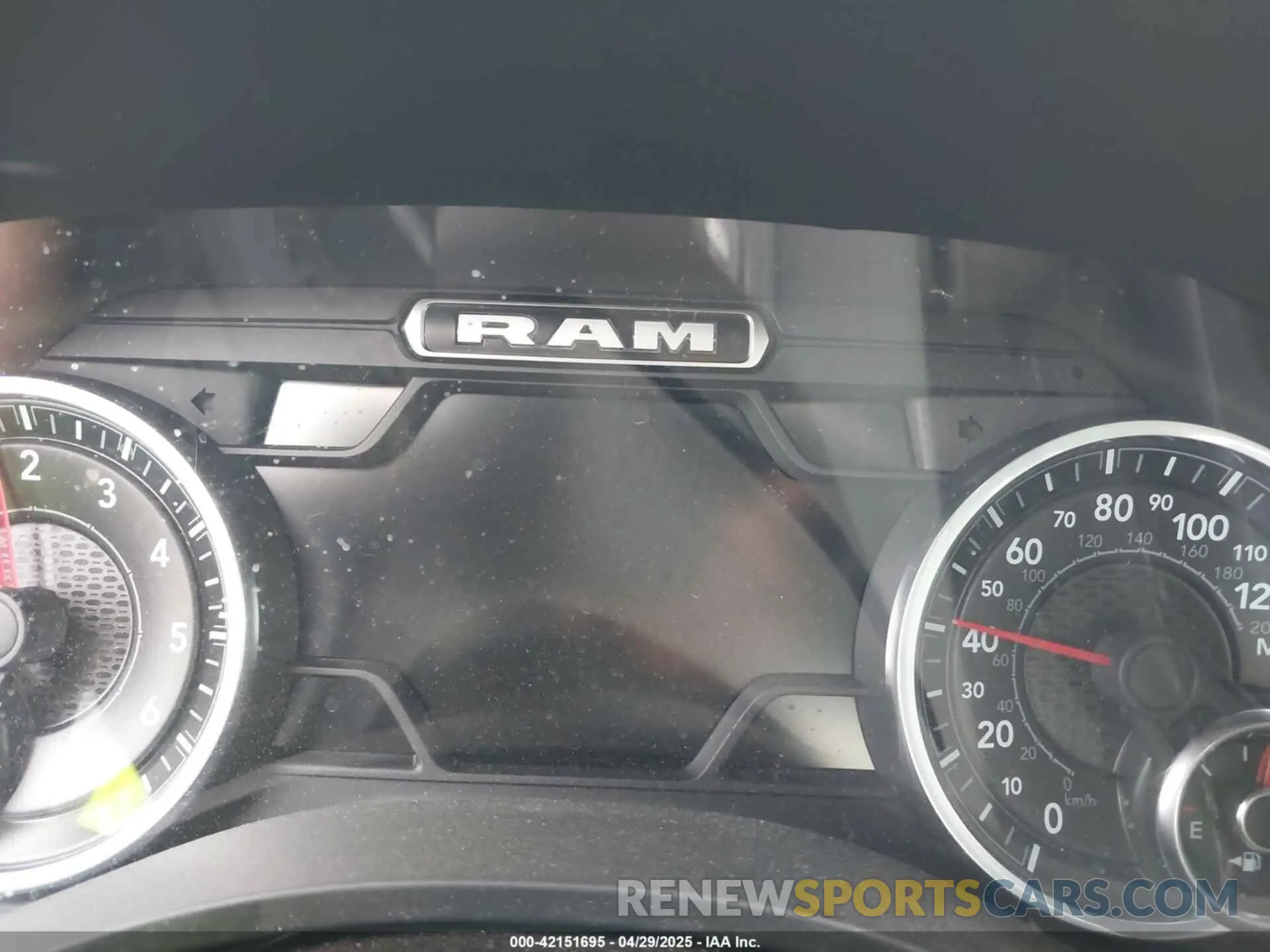 15 fotografías del automóvil dañado 1C6RRFFG6NN343191 RAM 1500 2022