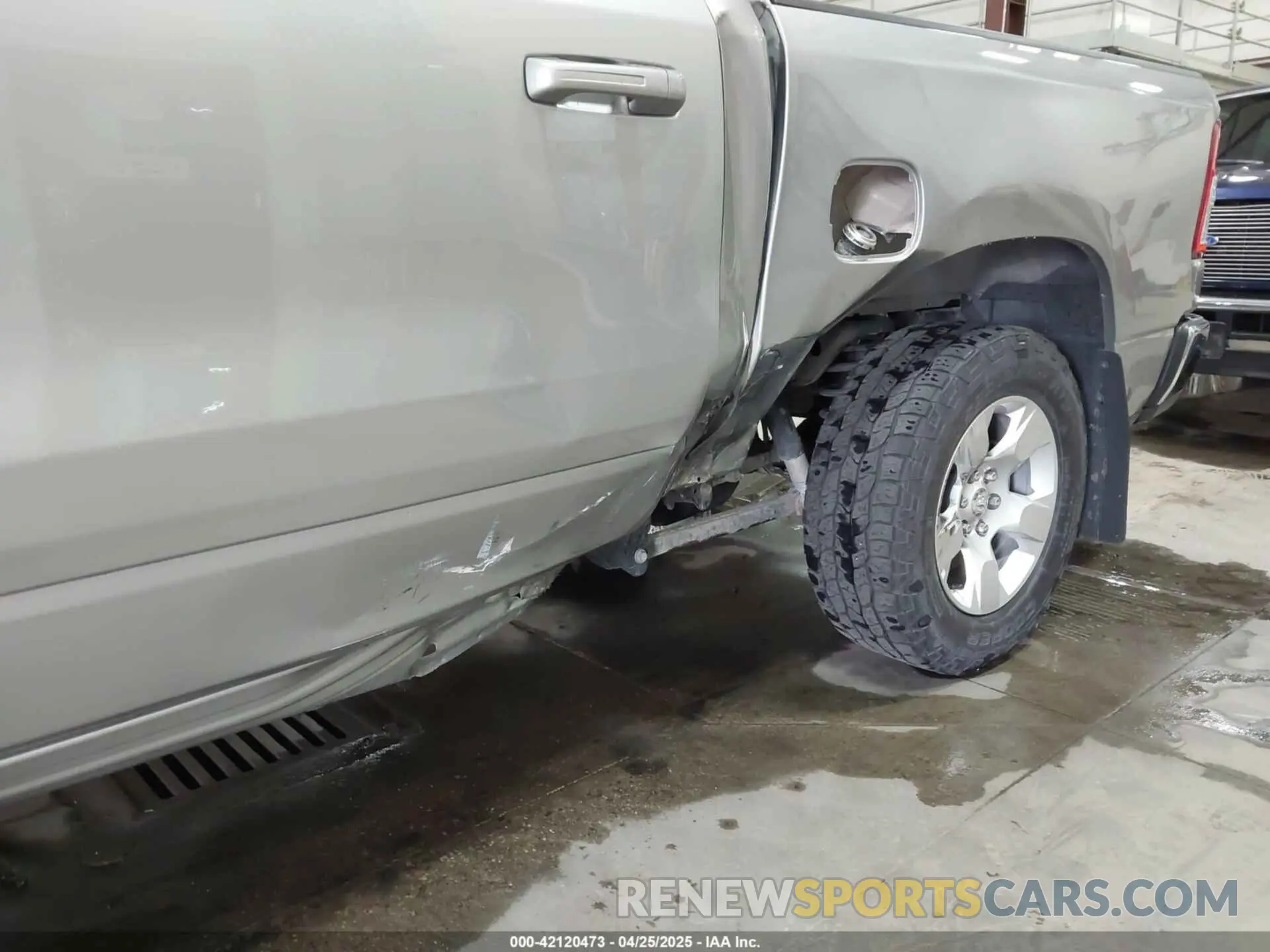 18 fotografías del automóvil dañado 1C6RRFFG8NN298125 RAM 1500 2022