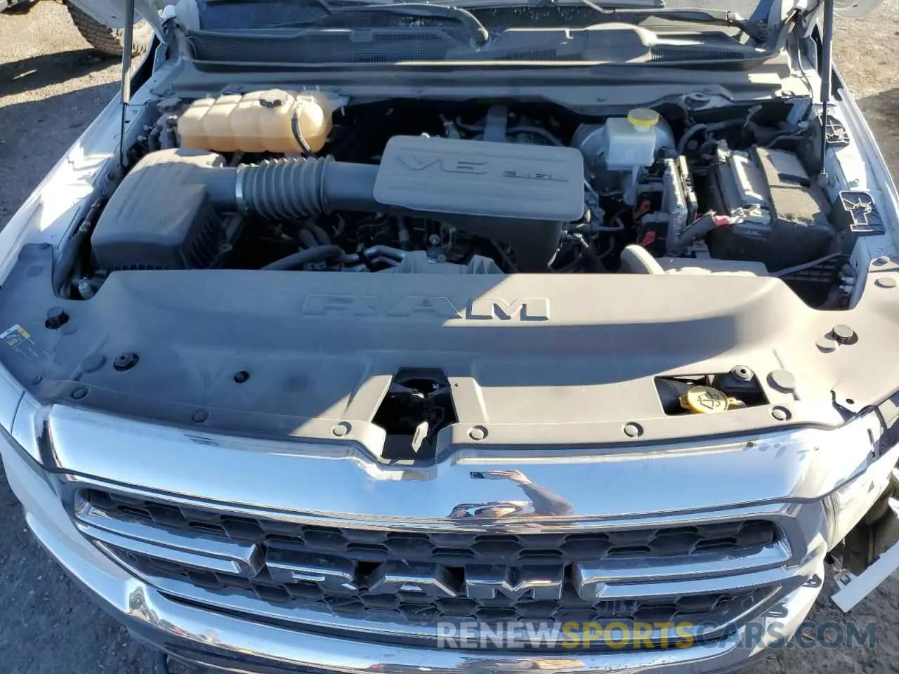 12 fotografías del automóvil dañado 1C6RRFFG8NN457385 RAM 1500 2022
