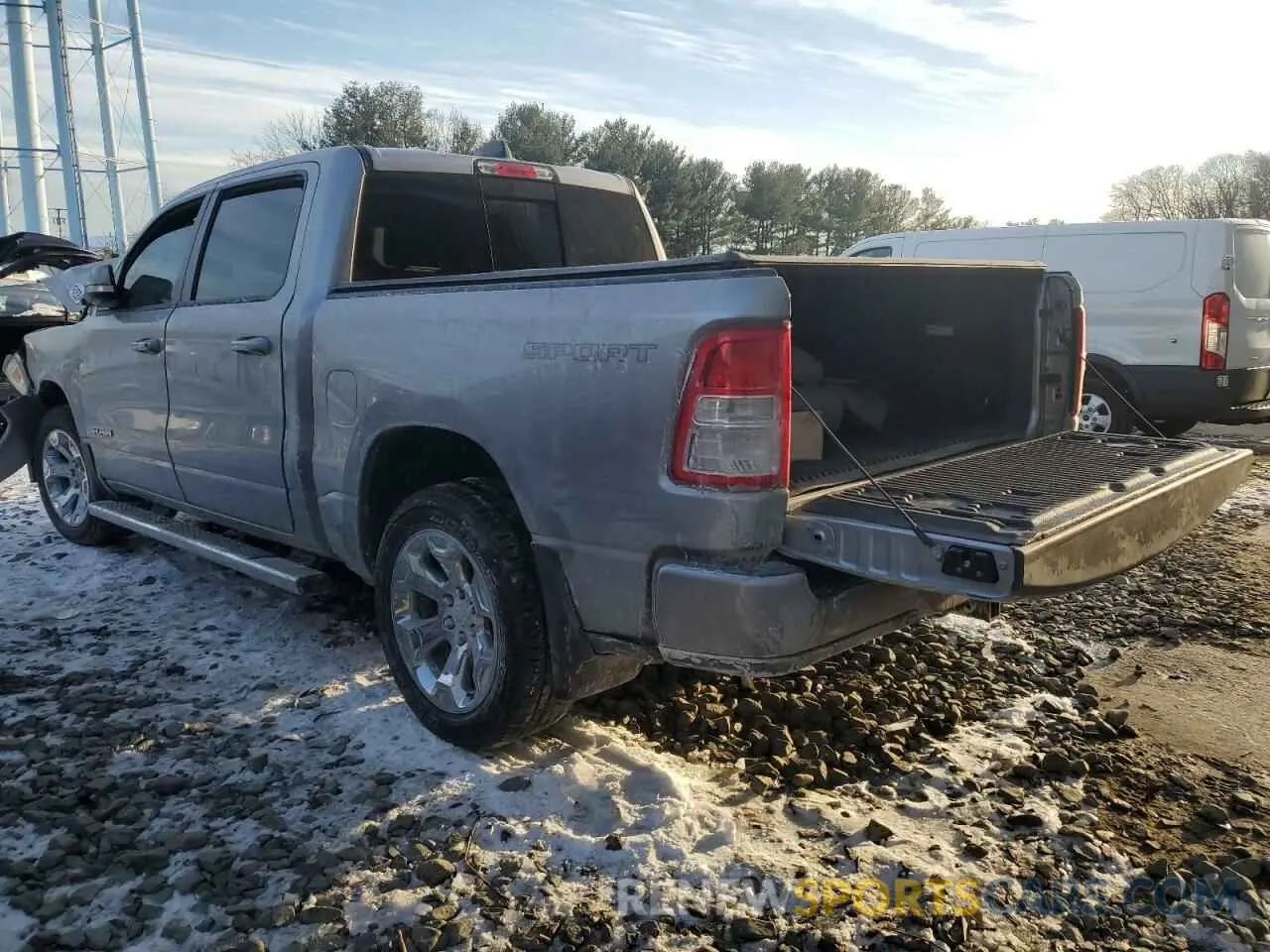2 fotografías del automóvil dañado 1C6RRFFGXNN390837 RAM 1500 2022