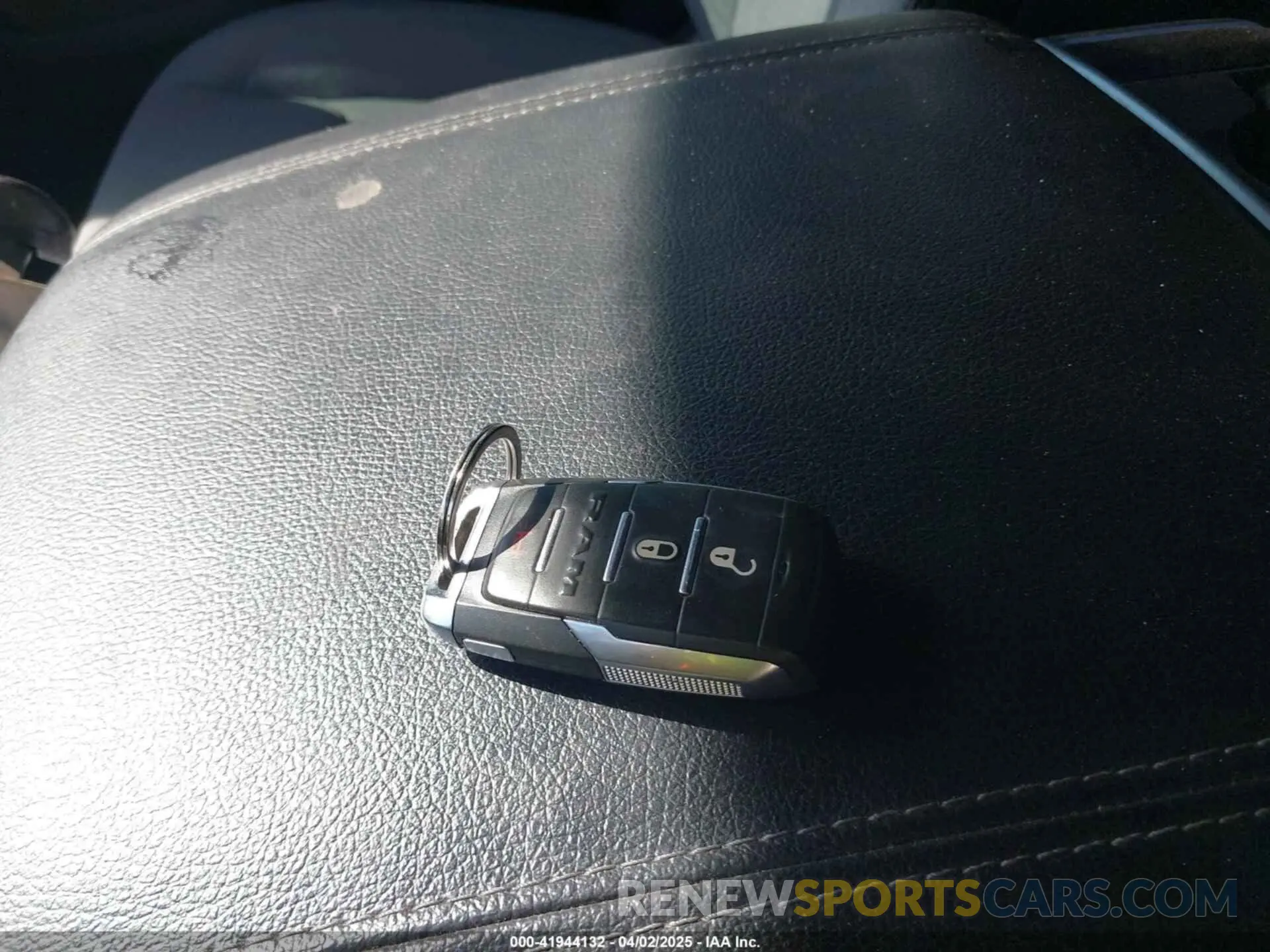 11 fotografías del automóvil dañado 1C6RRFMG2NN430198 RAM 1500 2022