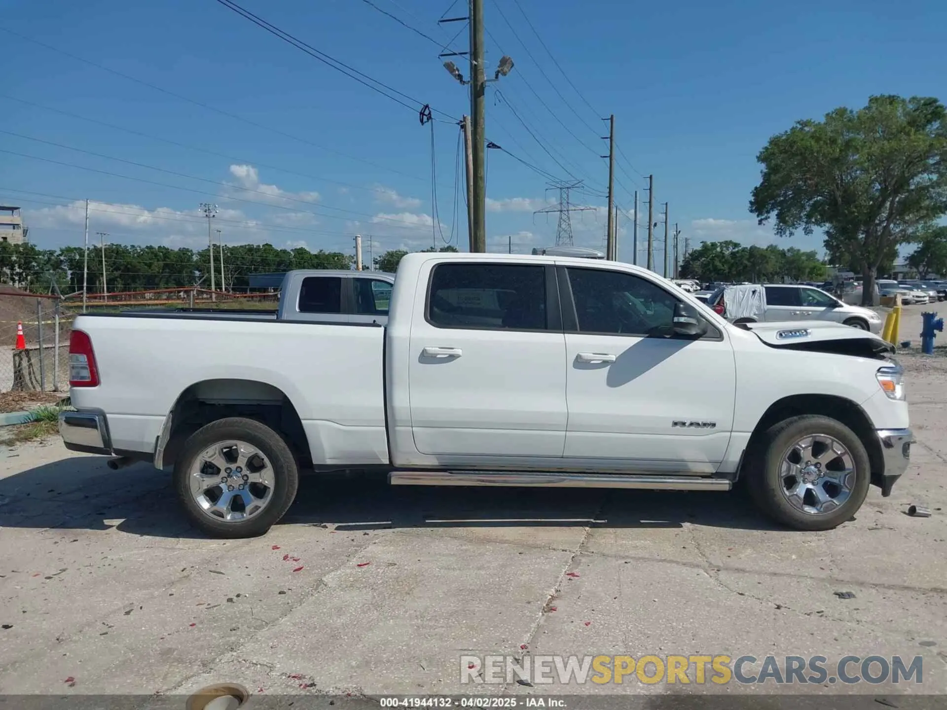 14 fotografías del automóvil dañado 1C6RRFMG2NN430198 RAM 1500 2022