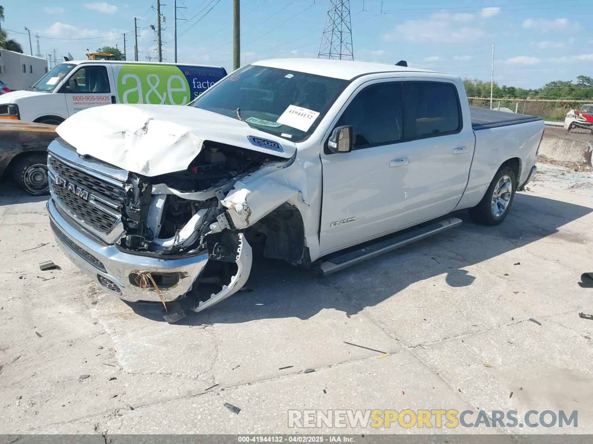 2 fotografías del automóvil dañado 1C6RRFMG2NN430198 RAM 1500 2022