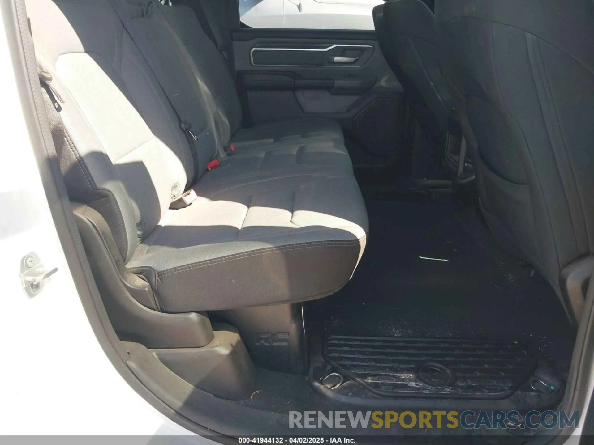 8 fotografías del automóvil dañado 1C6RRFMG2NN430198 RAM 1500 2022